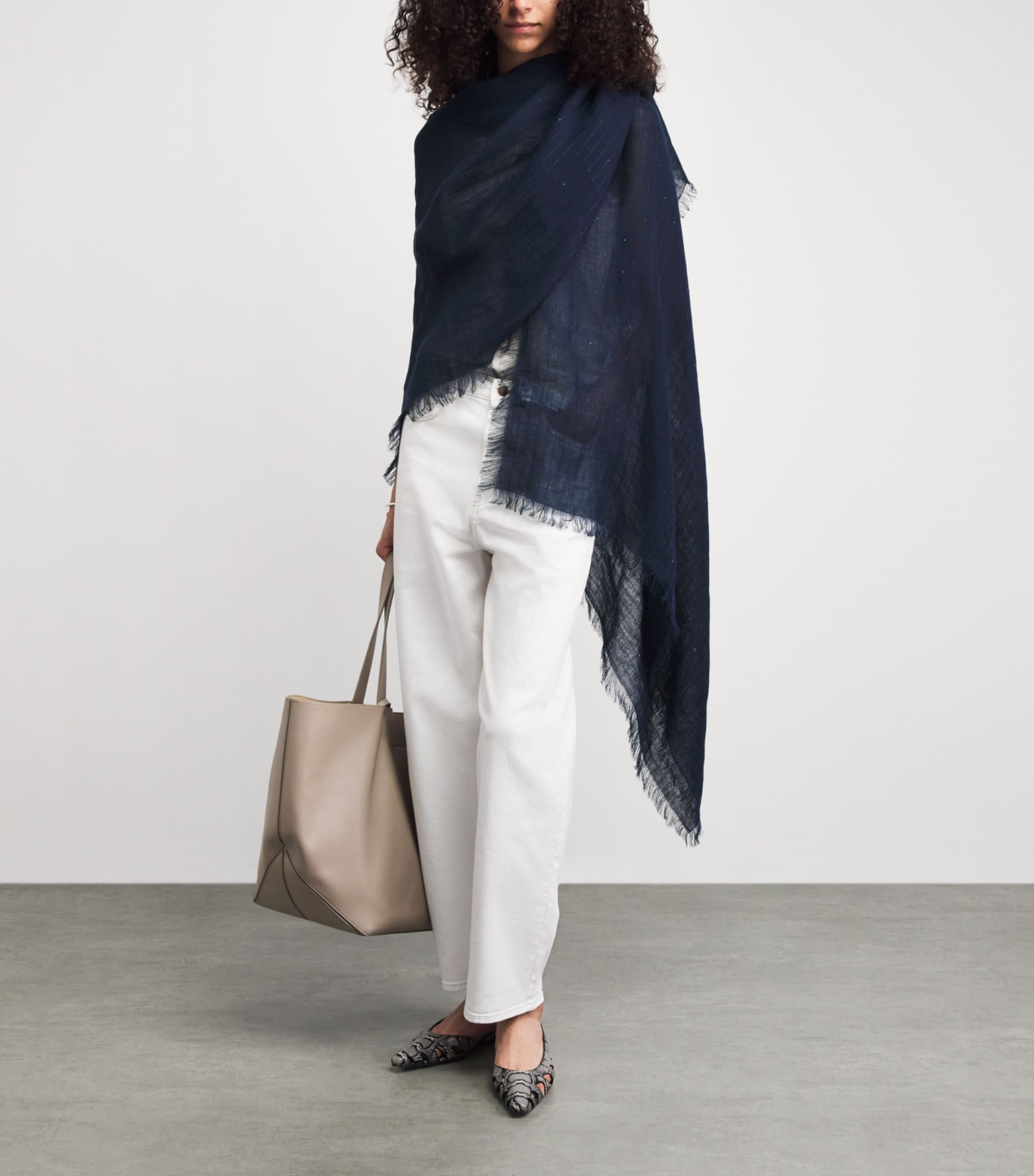 Fabiana Filippi Linen-Blend Embellished Shawl Blu Notte Image 2