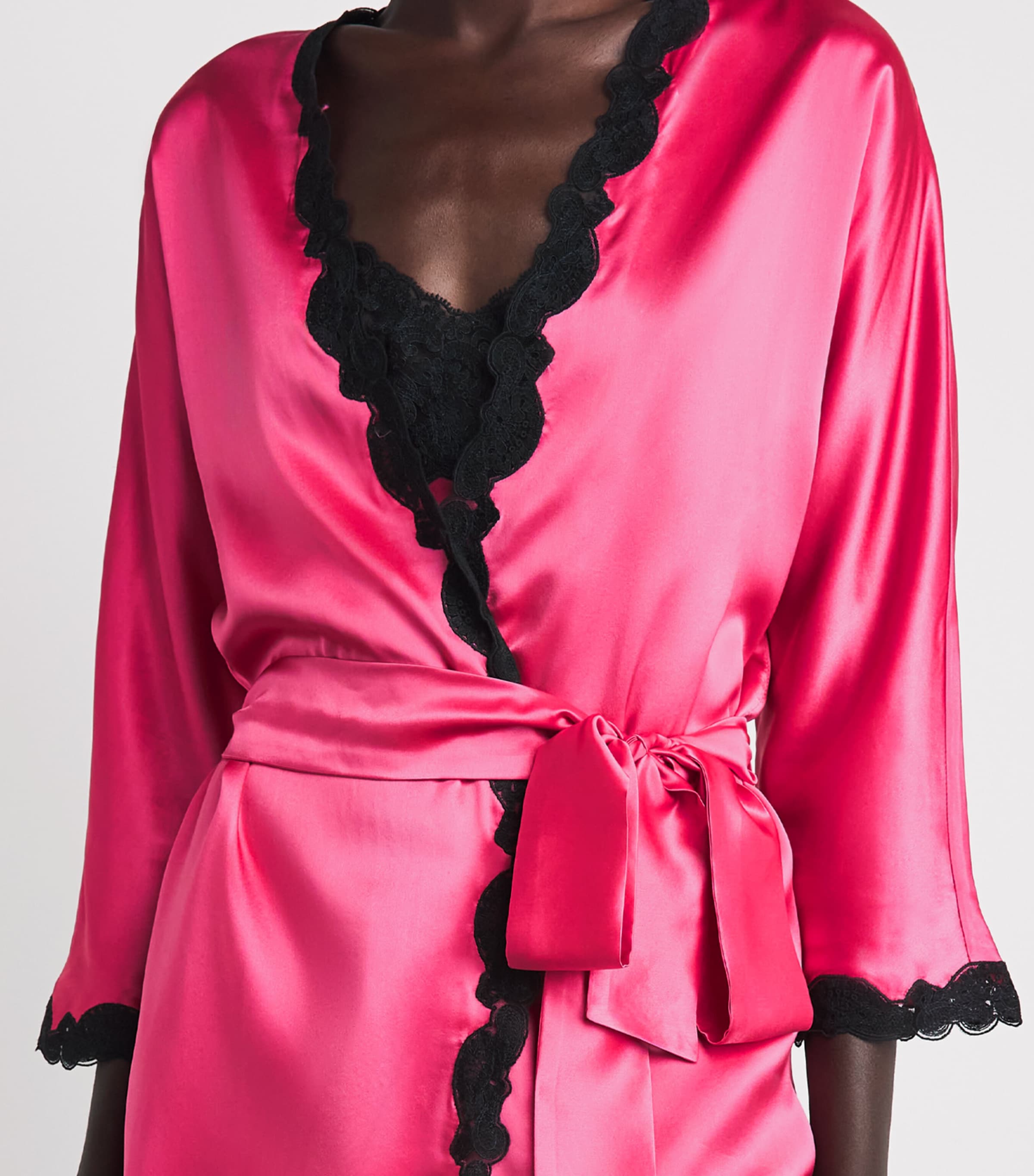 Loretta Caponi Womens Silk Corbezzollo Short Robe Fuchsia Image 3