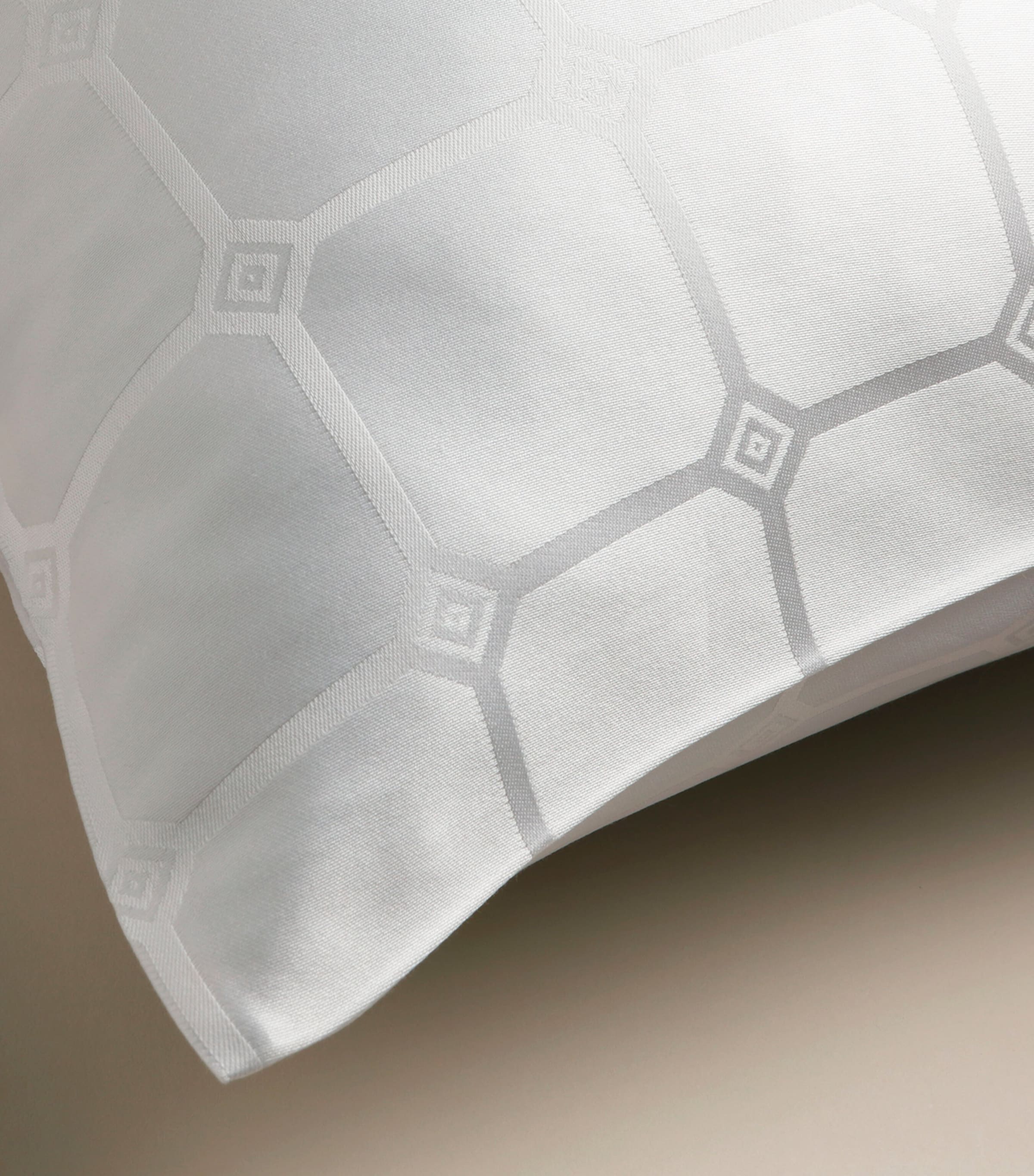 Trellis Super King Duvet Cover Set (260cm x 220cm) WHITE Image 5