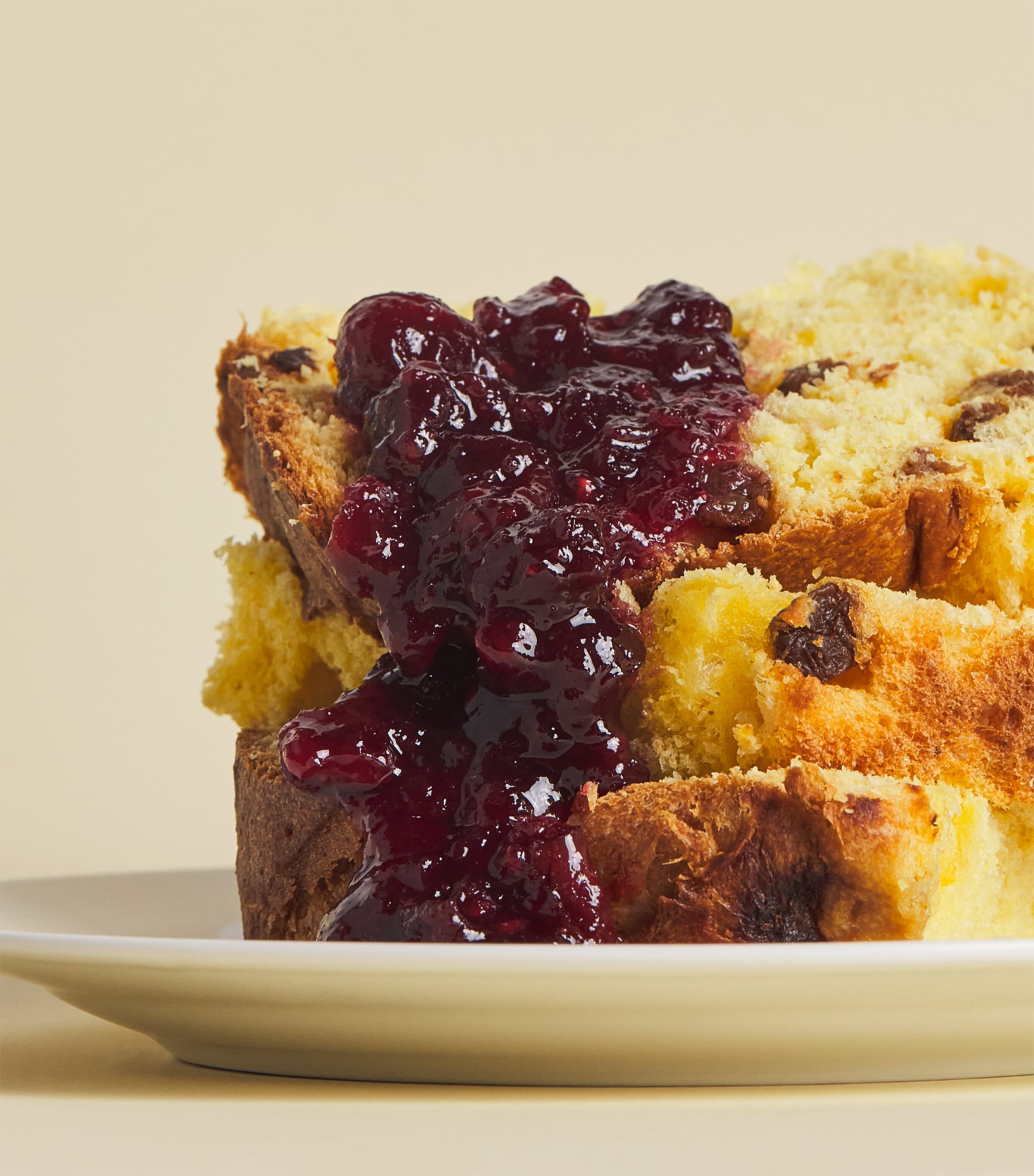 Harrods Spiced Mixed Berry Jam (320g) Image 2