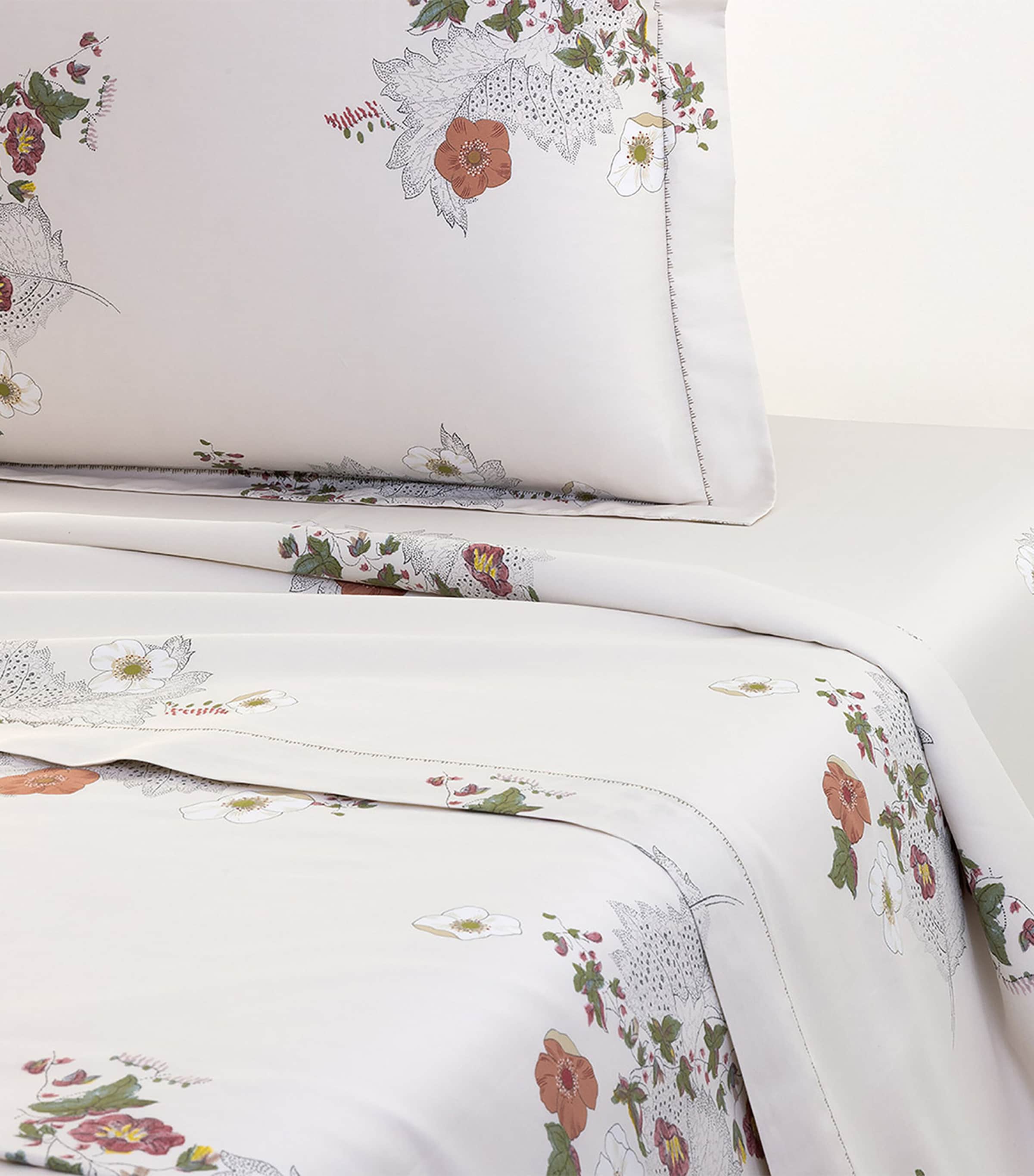 Yves Delorme Organic Cotton Corolles Flat Sheet In White