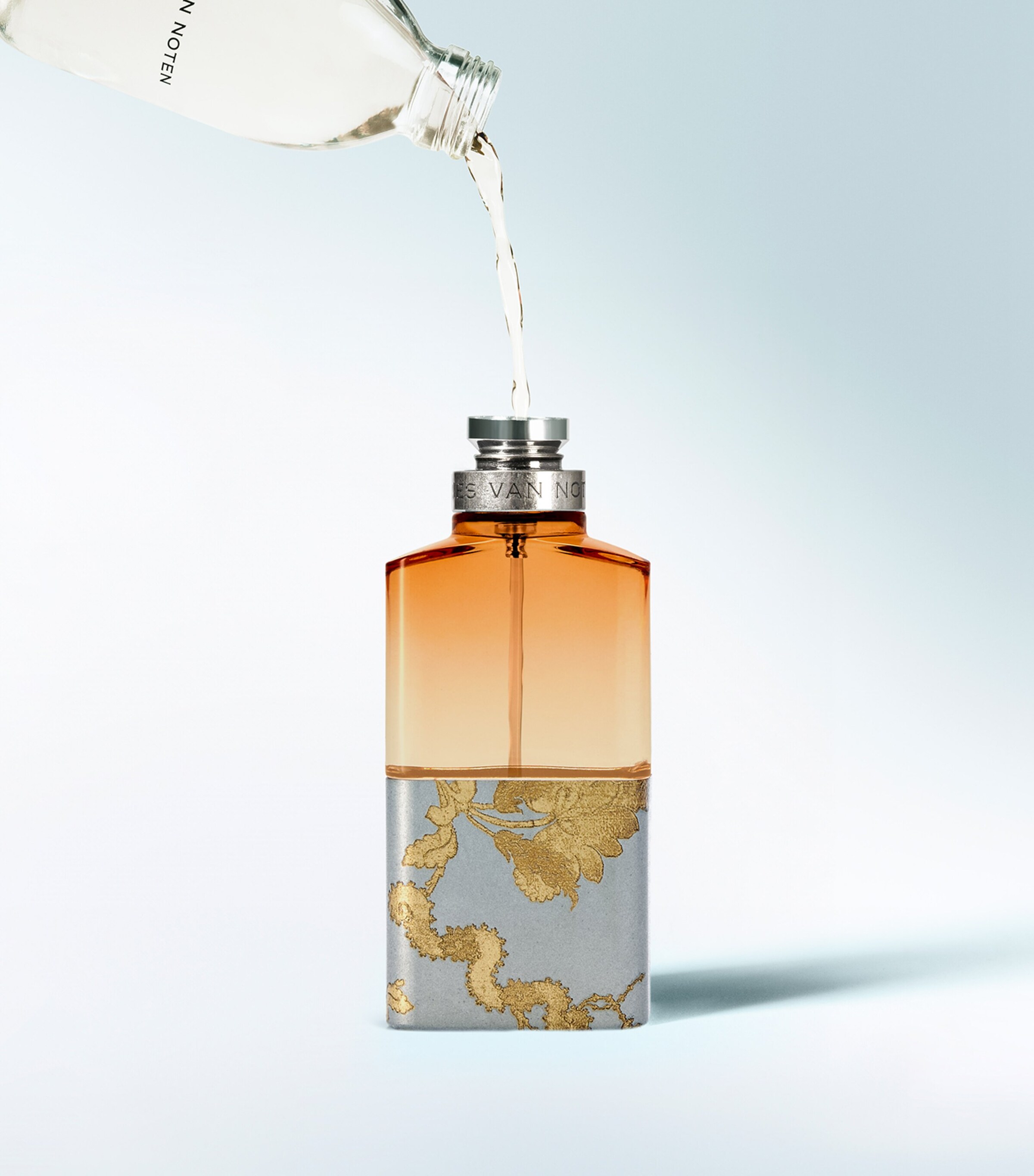DRIES VAN NOTEN Camomille Satin Eau de Parfum (200ml) - Refill Image 3