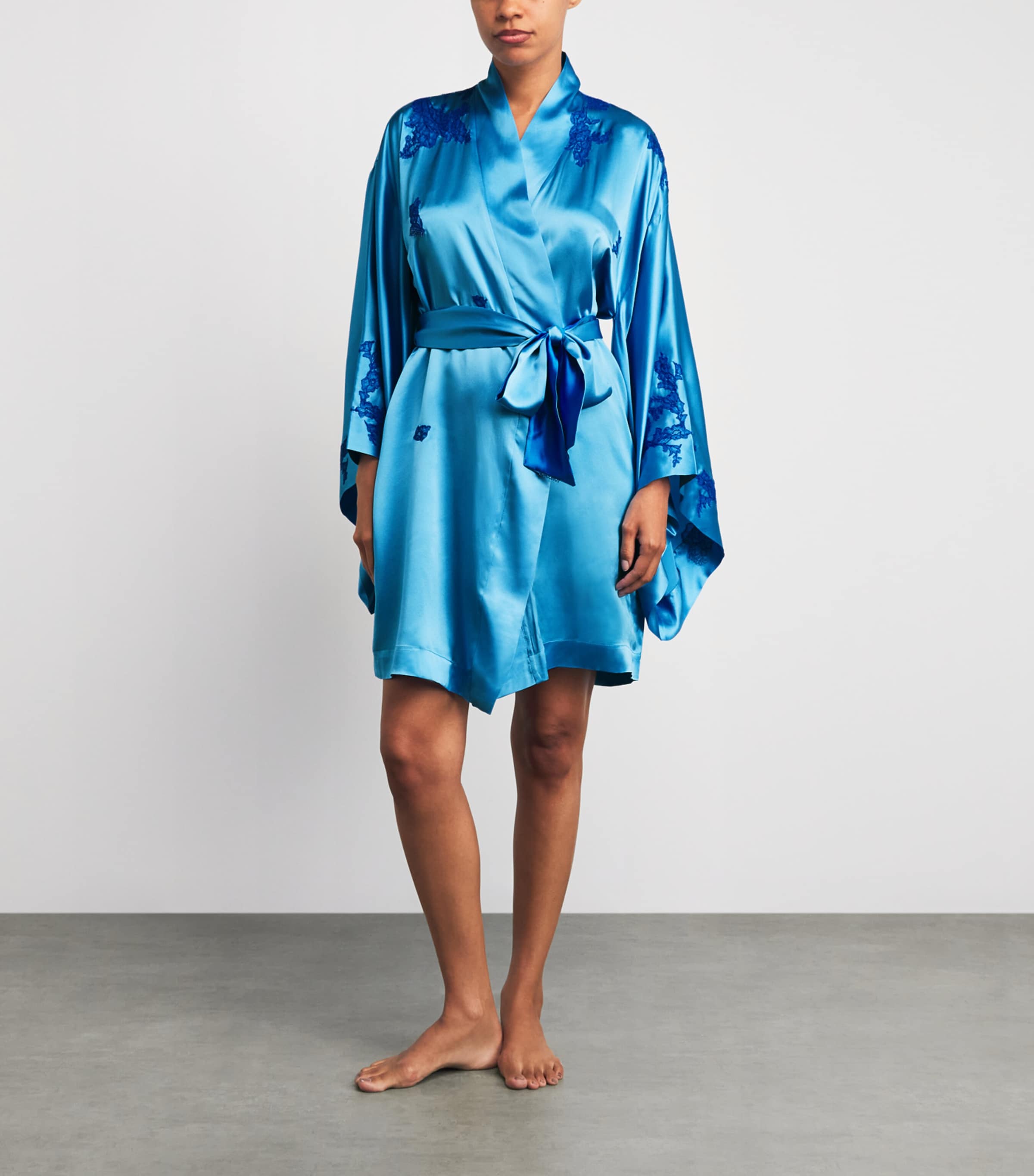 TORLOWEI Womens Silk Tokoni Short Kimono Cloud Blue/blue Image 2