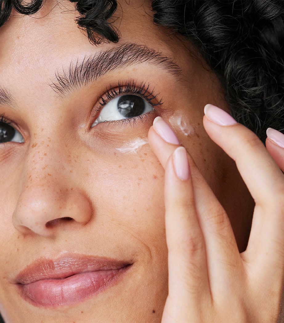 Glow and Go Bold: Skincare + Make-Up Gift Set NO COLOUR Image 5