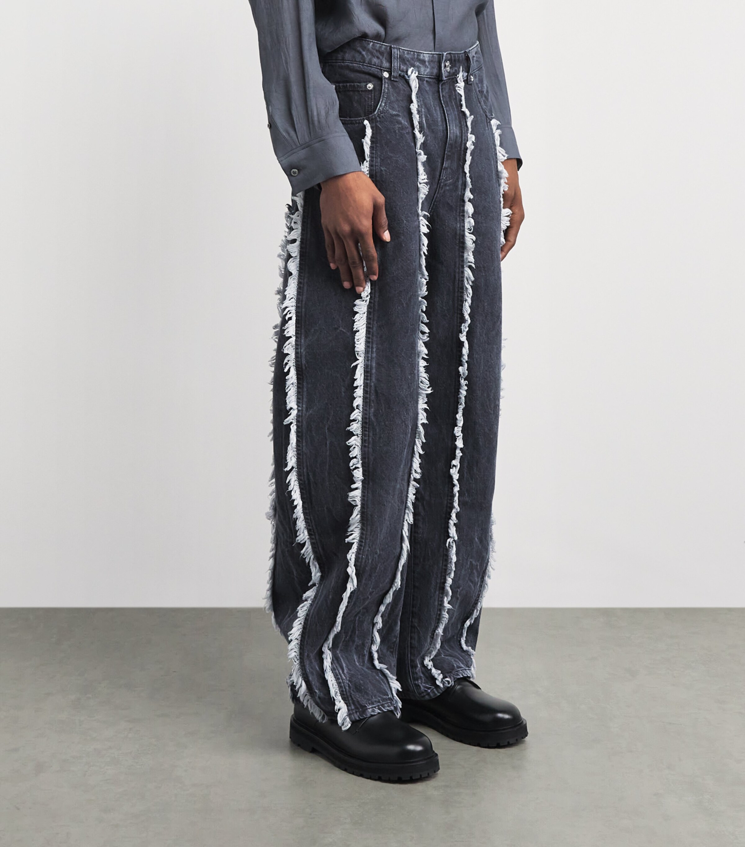 Séfr Mens Cutline Barrel-Leg Jeans Aluminum Wash Image 4