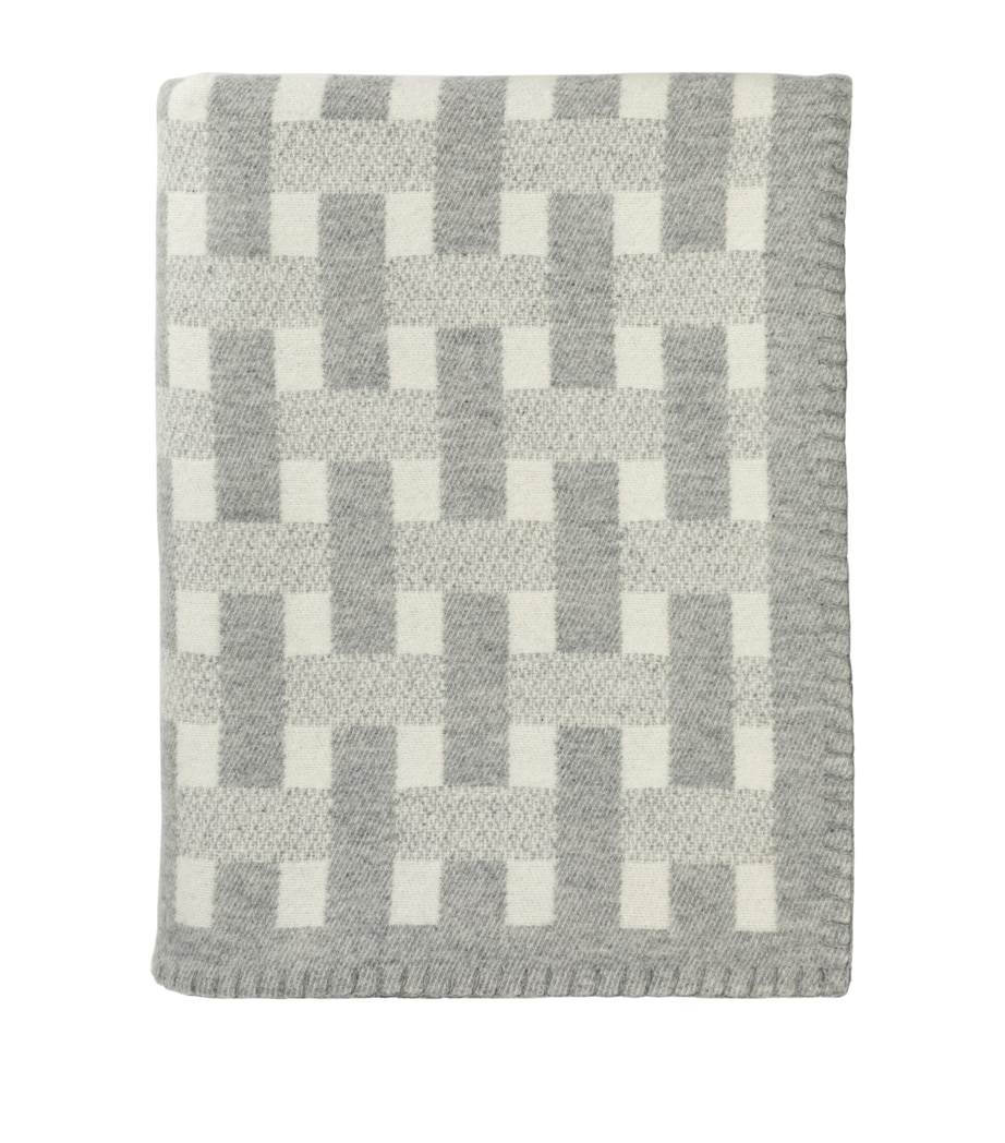 Johnstons Of Elgin Wool-Cashmere Basketweave Throw (190cm x 140cm) Light Grey & White Image 1