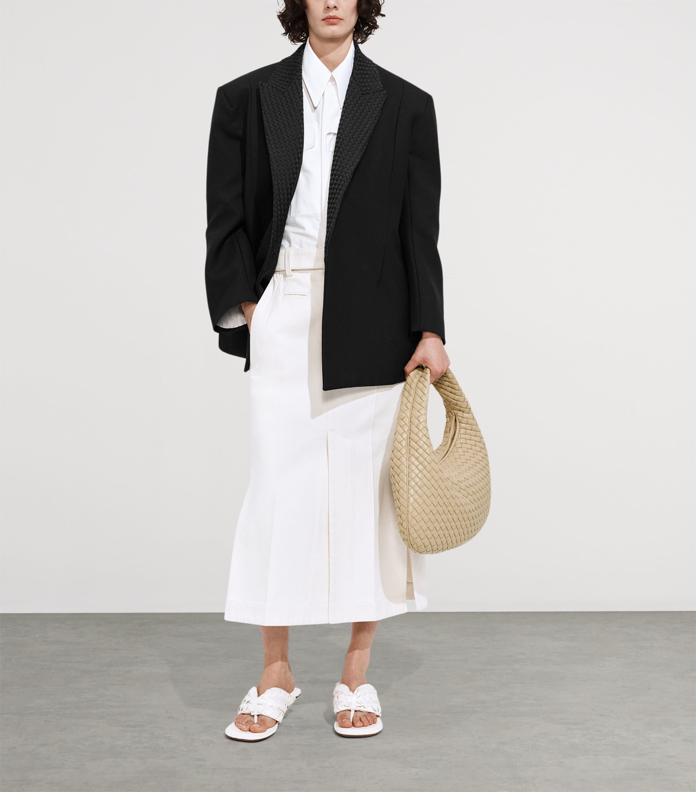 Bottega Veneta Womens Leather Veneta Shoulder Bag Image 5