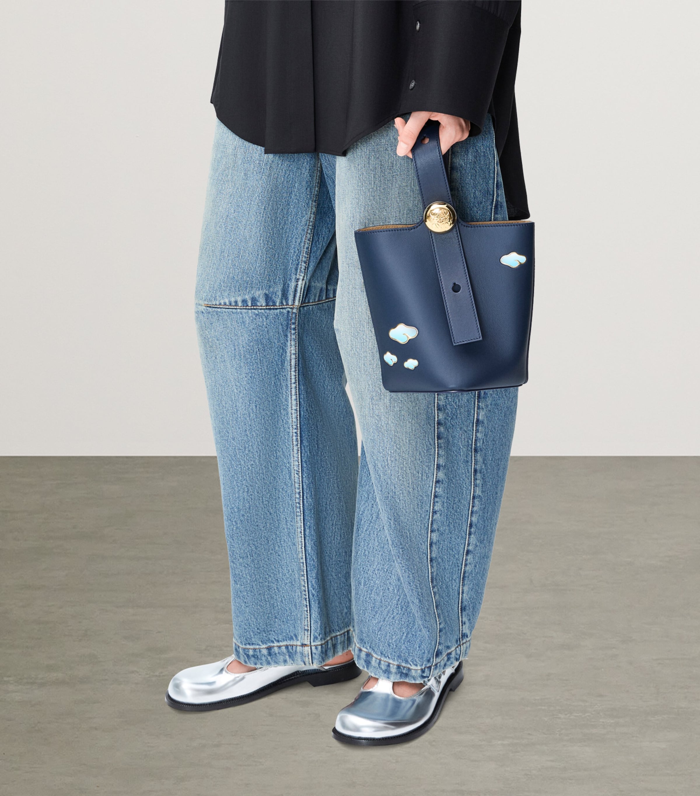 （コラボ）LOEWE×Suna Fujitaミニペブルレザーバケットバッグ Loewe - 藤田スナ×LOEWE クジラ ミディアム ペブル レザー