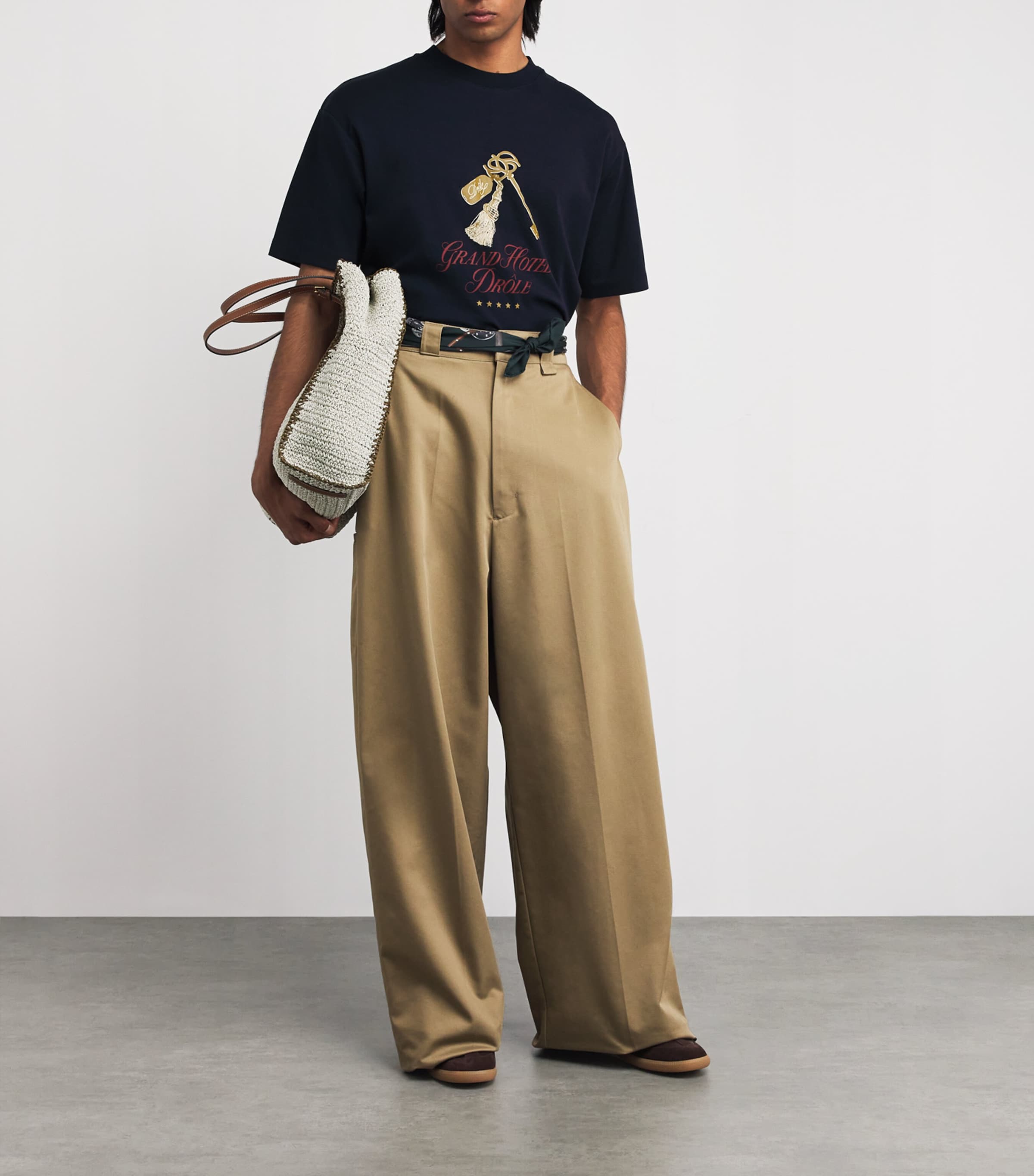 Drôle de Monsieur Mens Cotton Grand Hotel Print T-Shirt Ny / Navy Image 2
