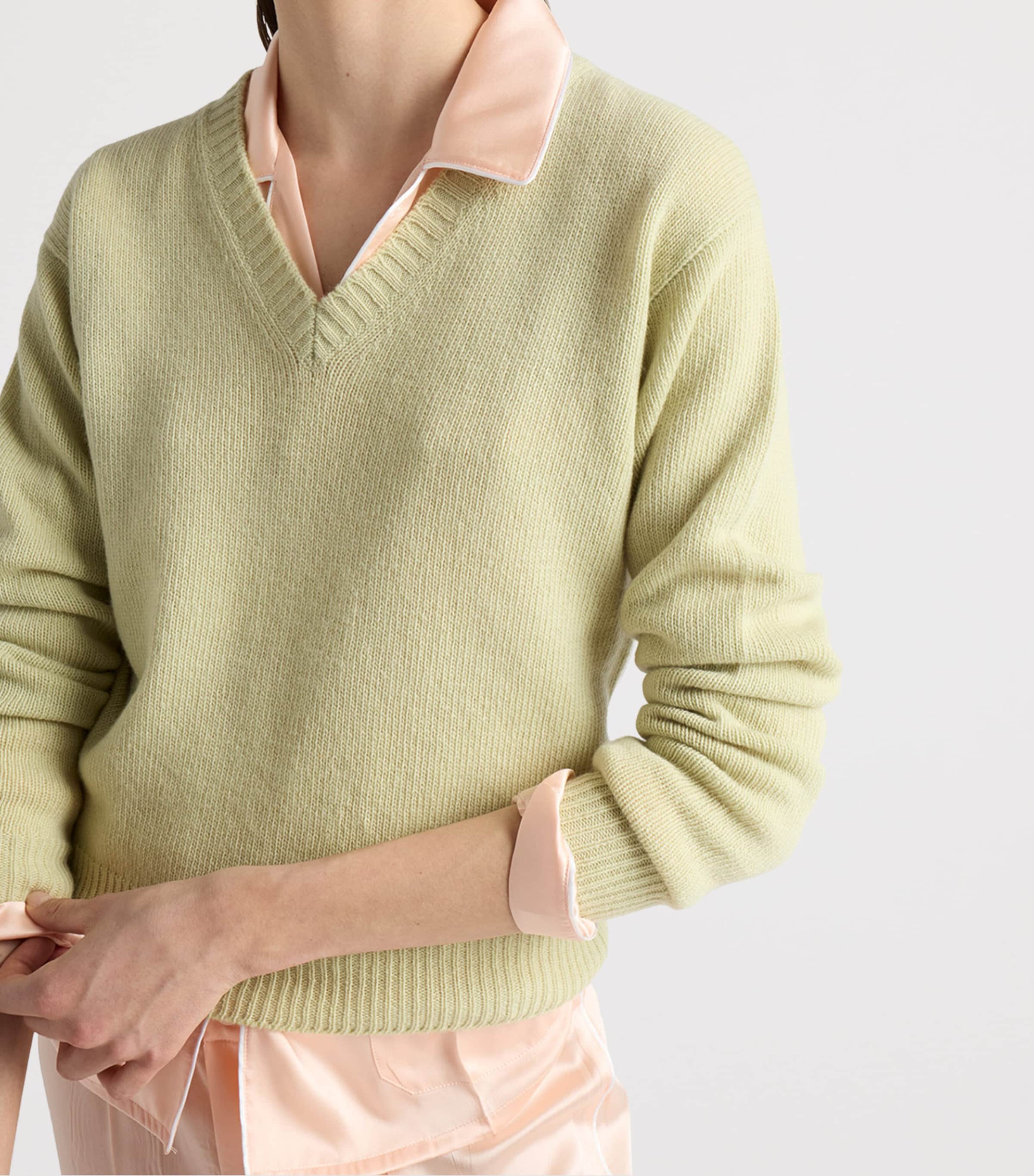 Wool-Cashmere V-Neck Sweater F0035 Image 4