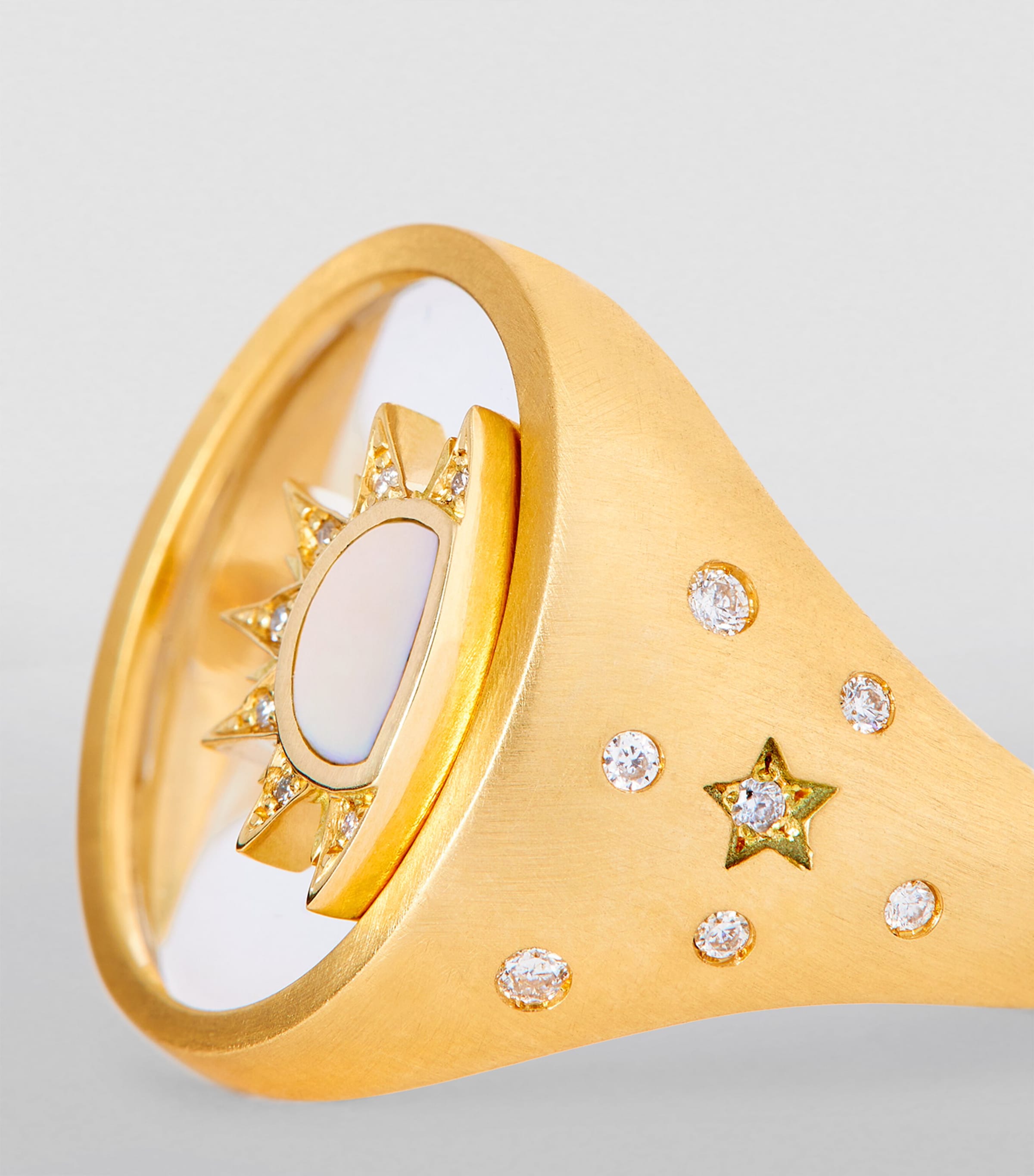 L'ATELIER NAWBAR Yellow Gold, Diamond and Mother-of-Pearl Shams 2.0 Ring White Image 6