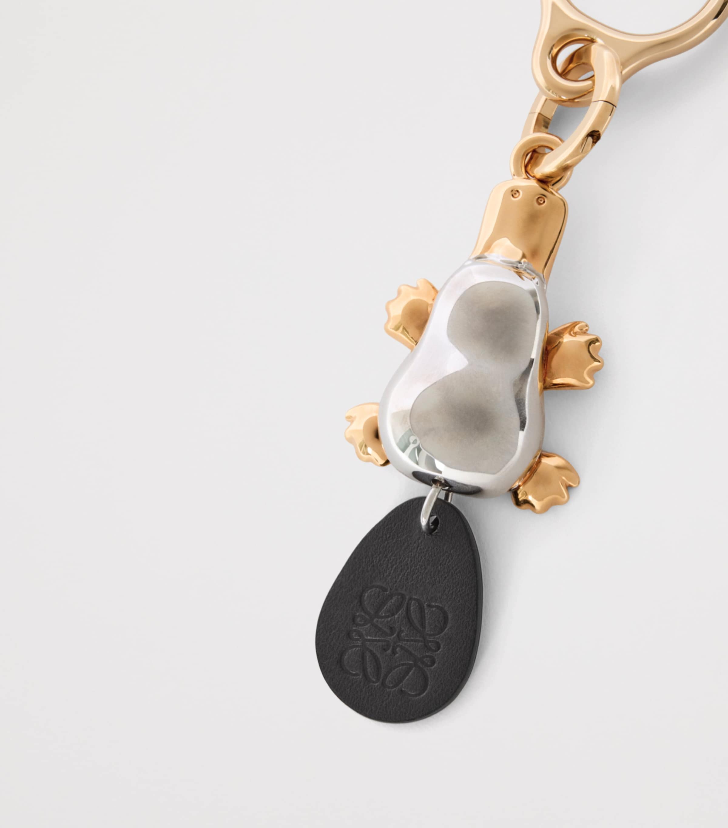 LOEWE レザー キーホルダー バーガンディ LOEWE Silver Leather-Brass Platypus Keyring | Harrods US