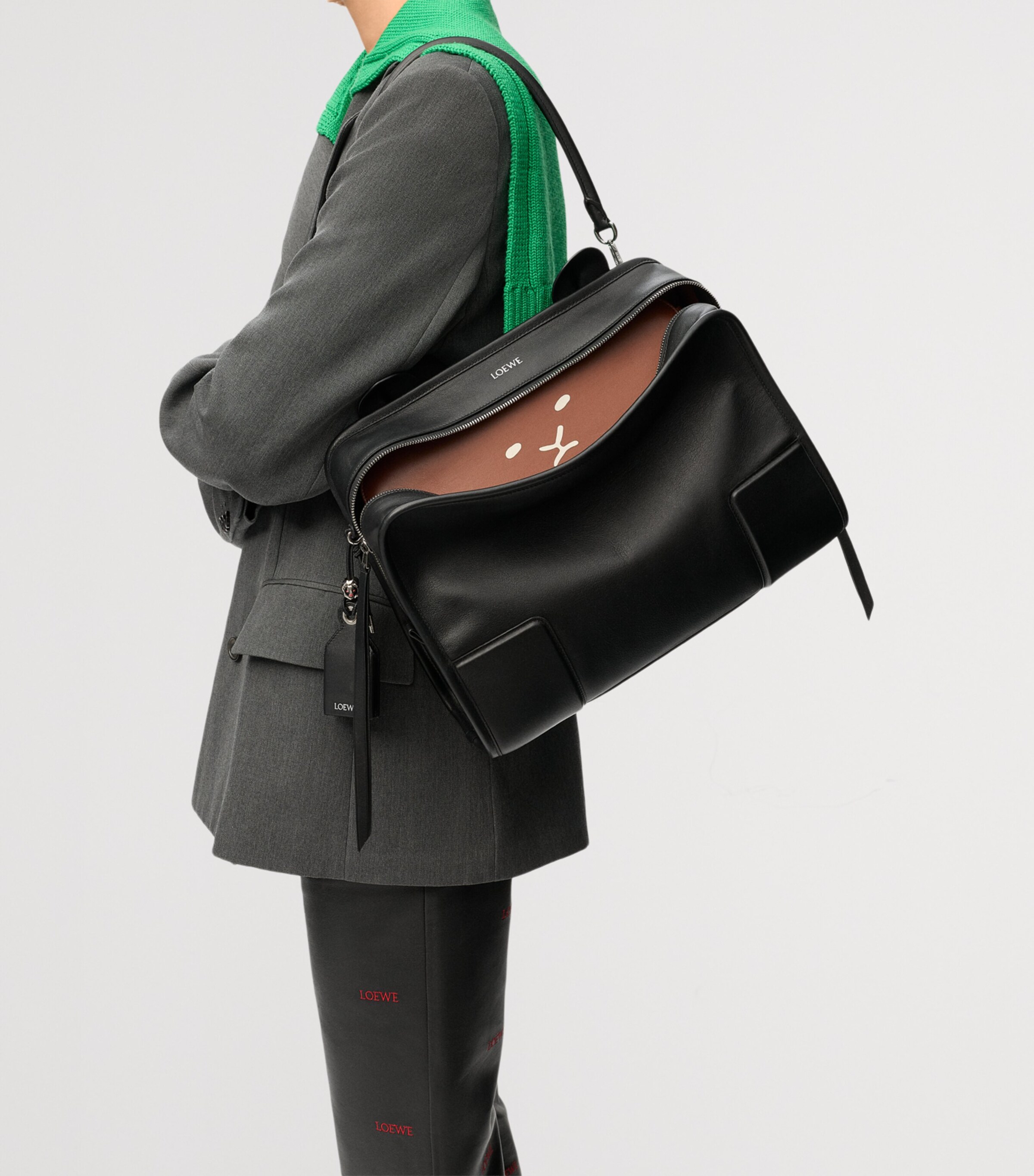 LOEWE Large Leather Amazona 180 Shoulder Bag Black Image 2