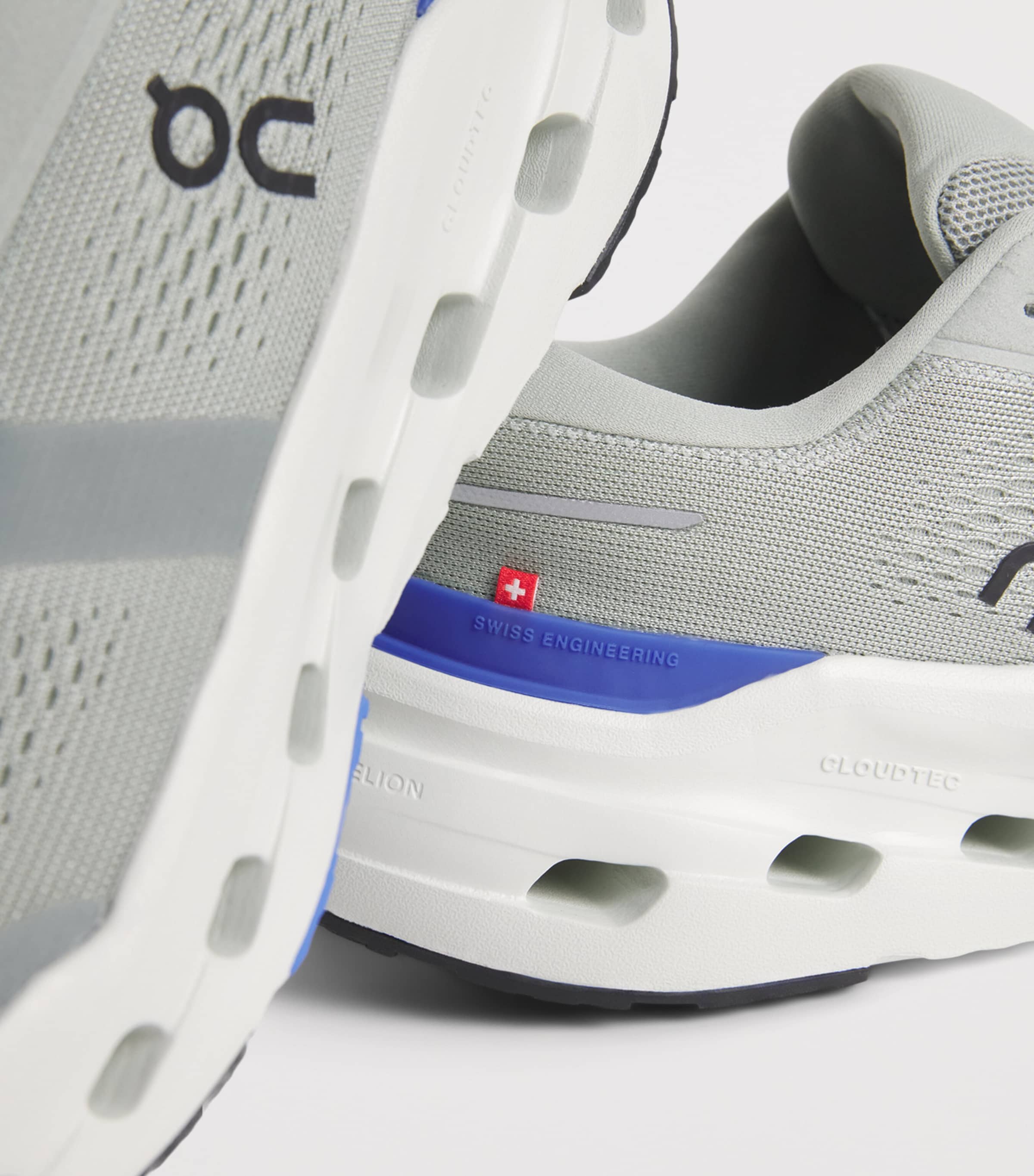 On Mens Cloudrunner 3 Trainers Tin | Iceberg Image 6