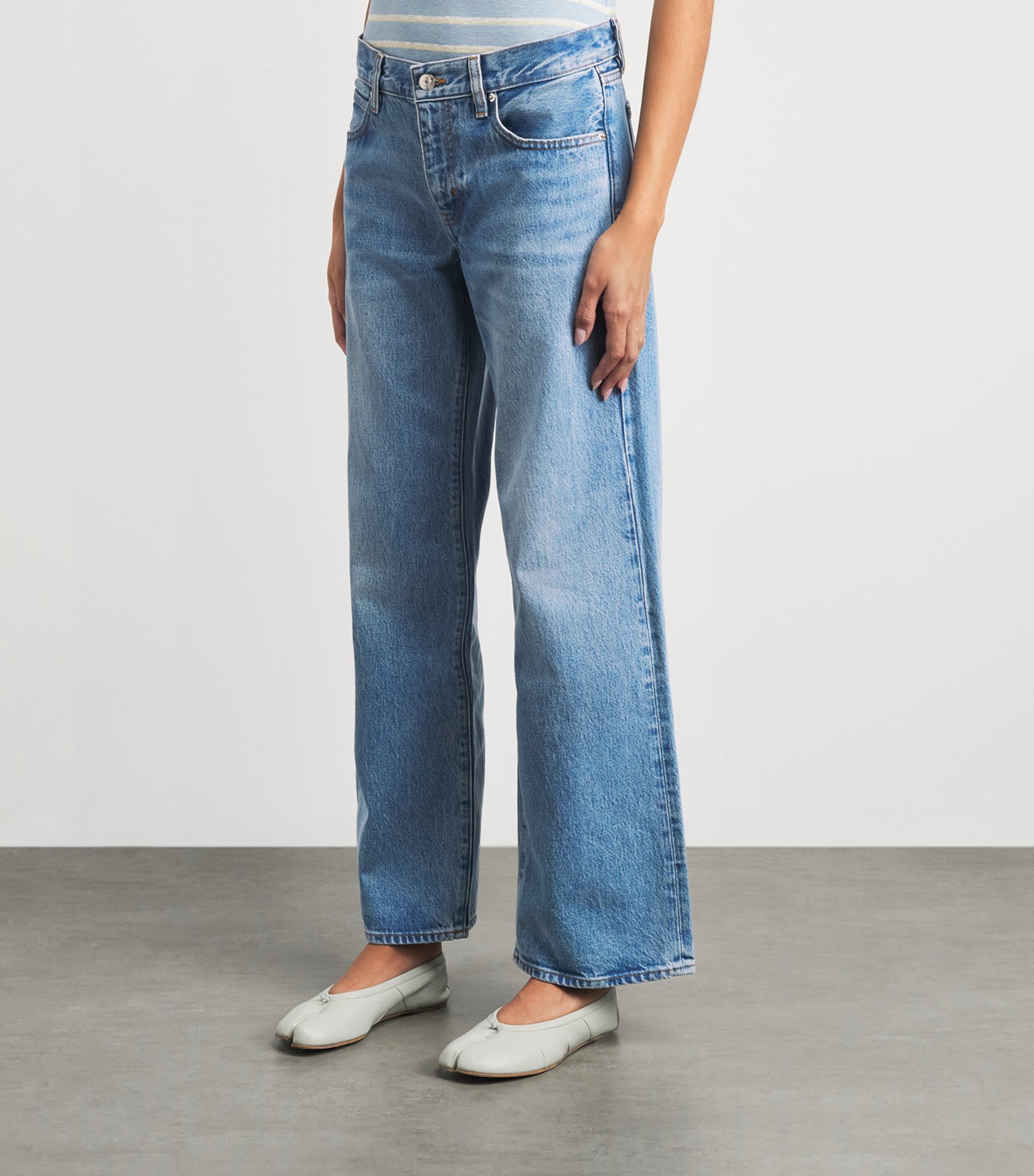 FRAME Womens The Saturday Straight Jeans Static Image 4
