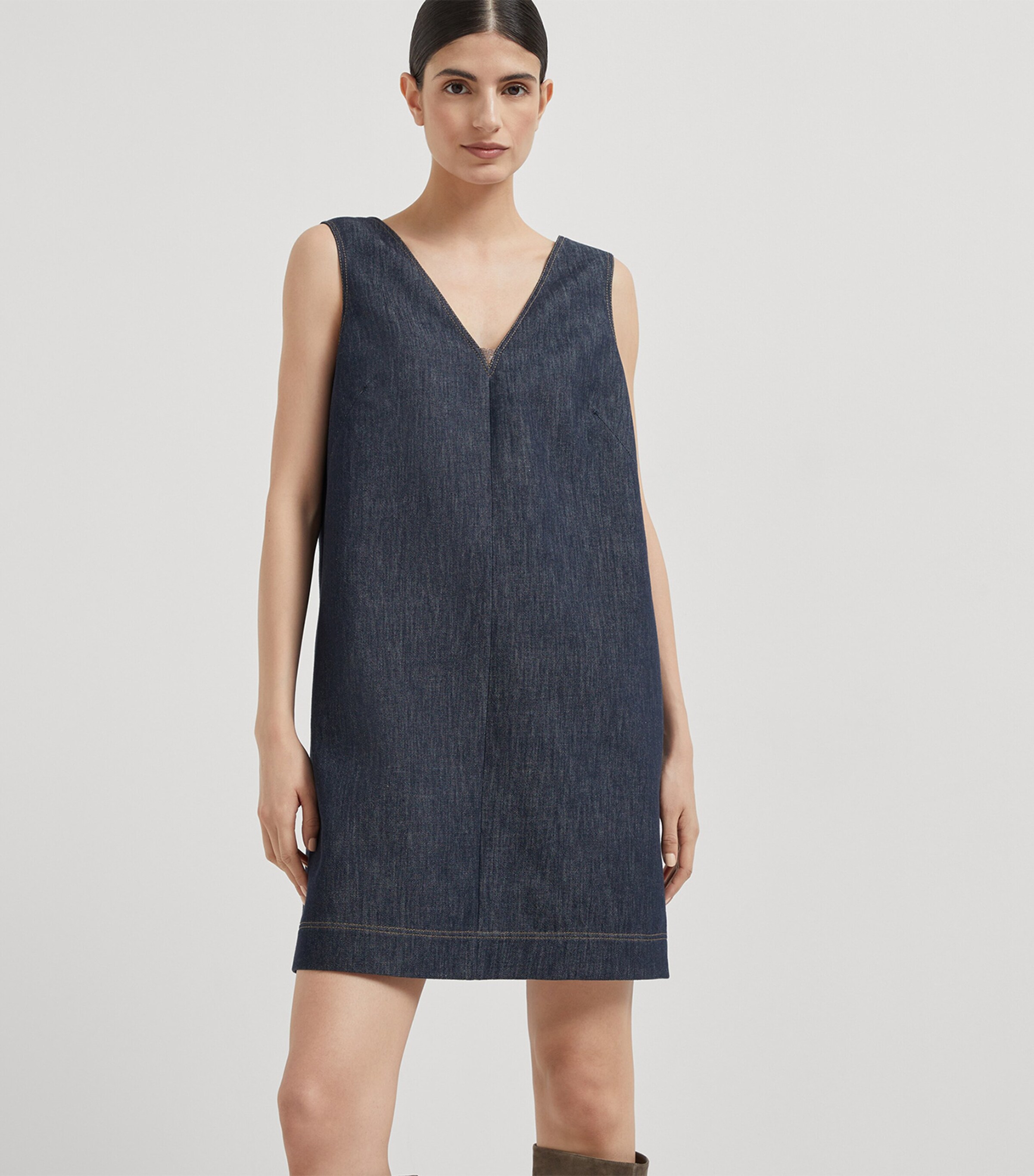 Denim V-Neck Mini Dress C001 Image 2