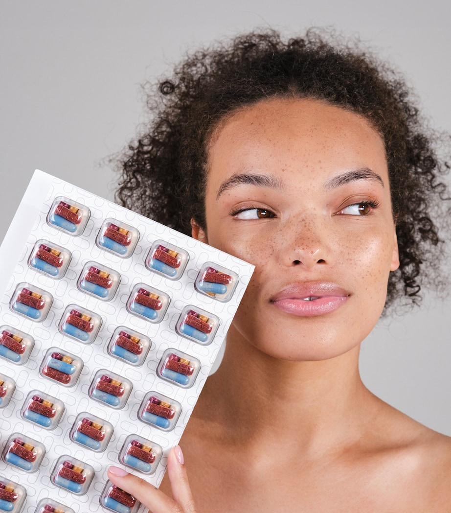 Skin Even IQ (28-Day Supply) NO COLOUR Image 3