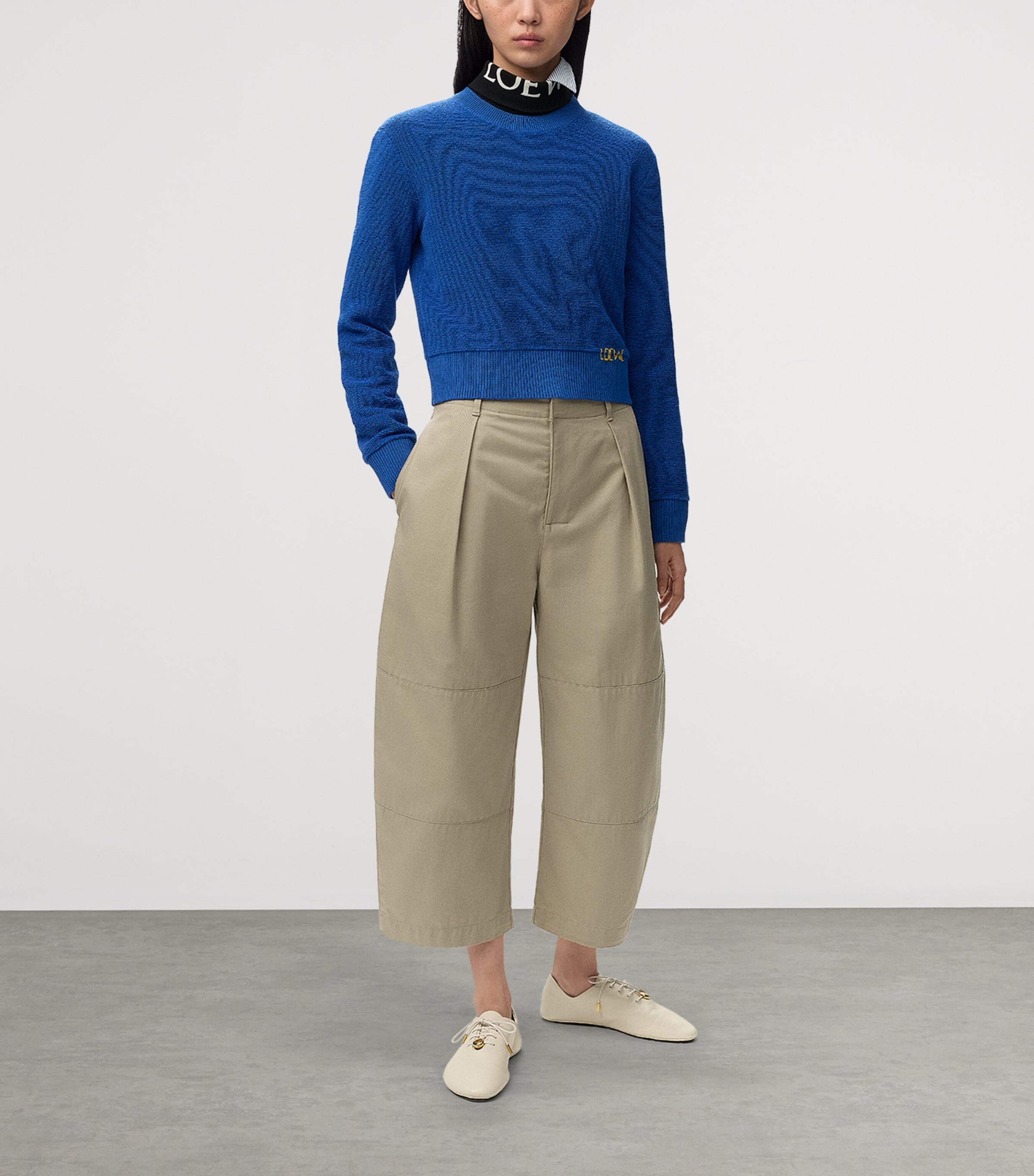 LOEWE Womens Cotton Utility Cropped Trousers Light Sage Image 2