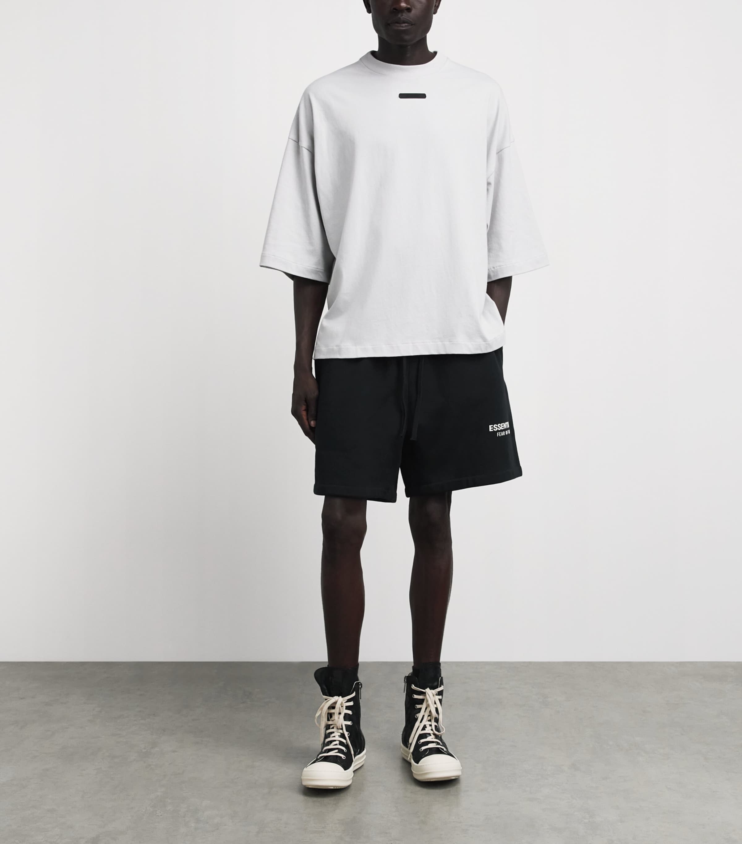 FEAR OF GOD ESSENTIALS Mens Logo Classic Sweatshorts Vintage Black Image 2