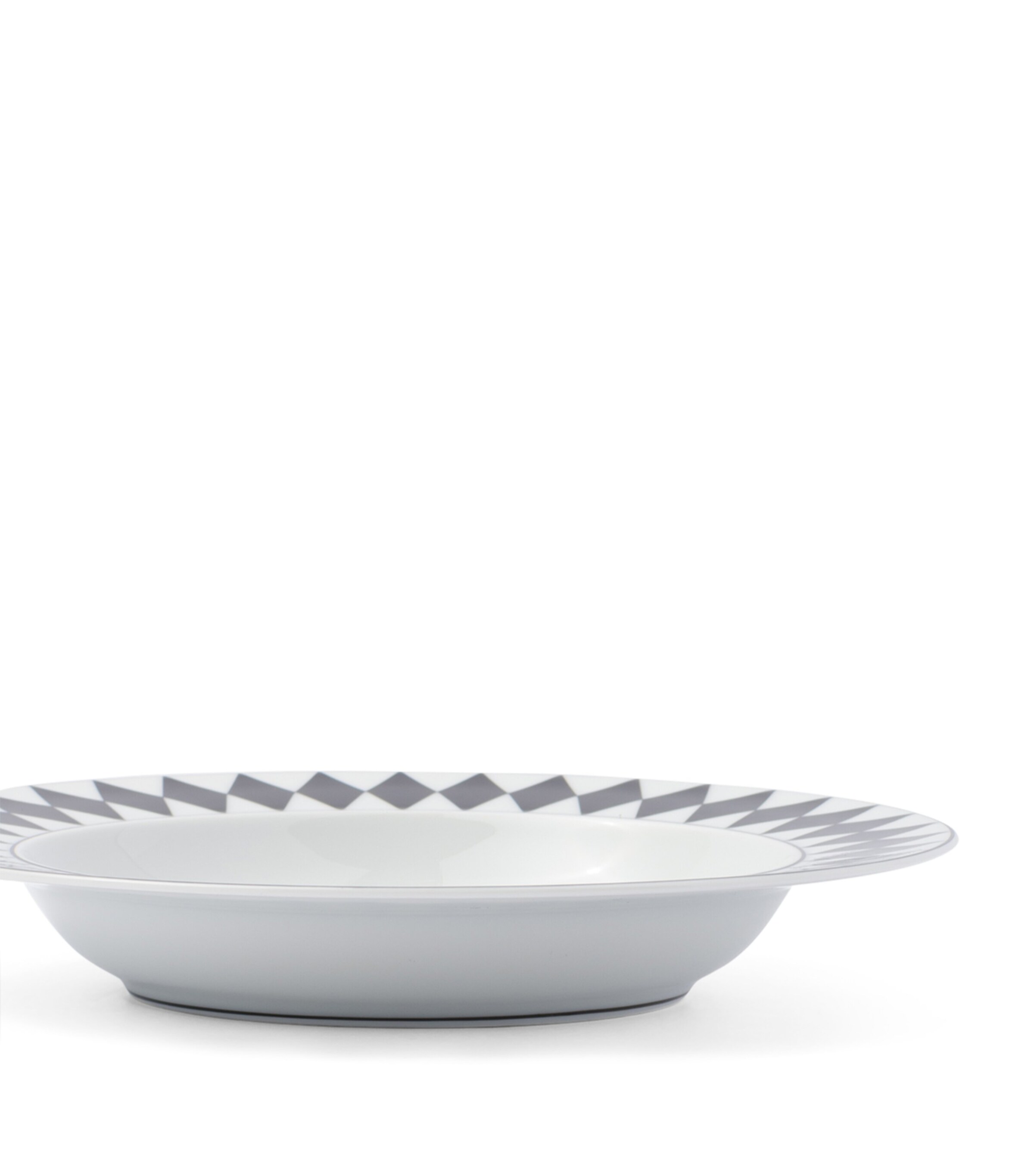 Set of 2 Porcelain Chequerboard Soup Plates (22cm) F0E5W Image 3