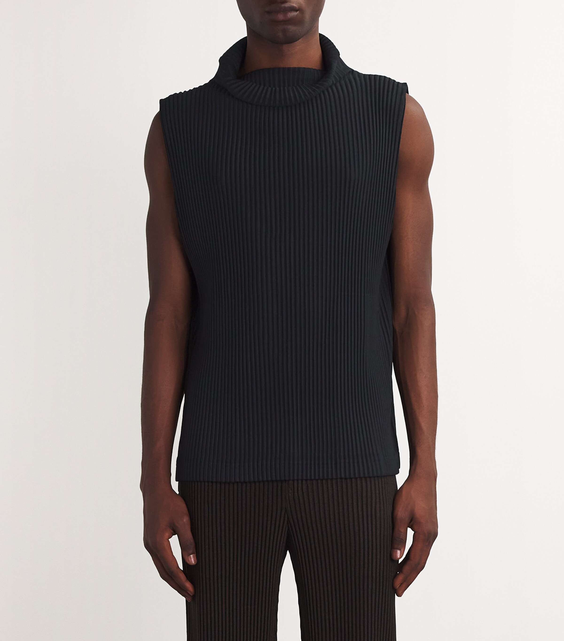 issey miyake homme plisse pleatsタンクトップ　3 Homme Plissé Issey Miyake Black Pleated High-Neck Tank Top
