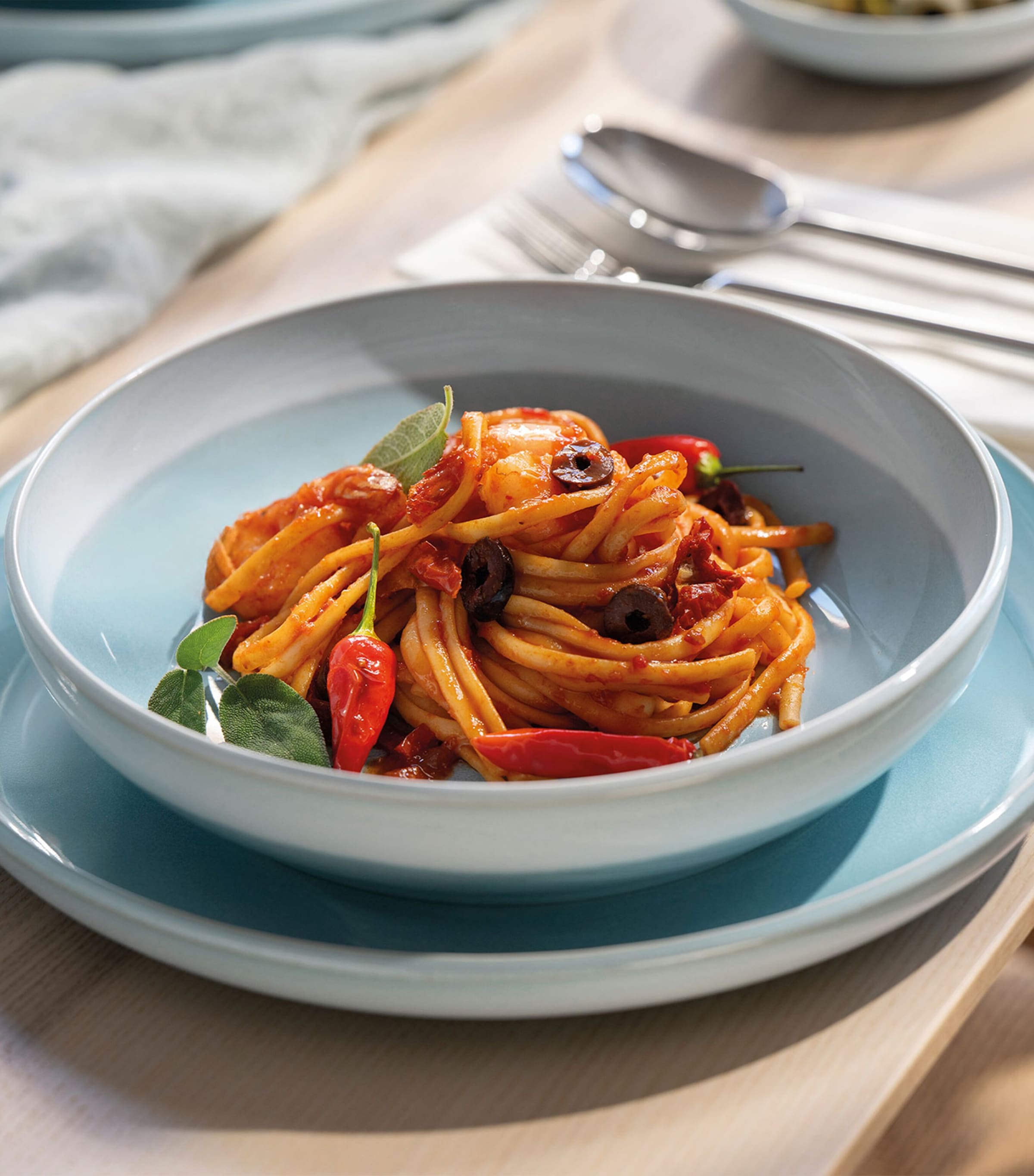 Villeroy & Boch Porcelain Perlemor Aqua Pasta Bowl (22cm) Blue Image 2