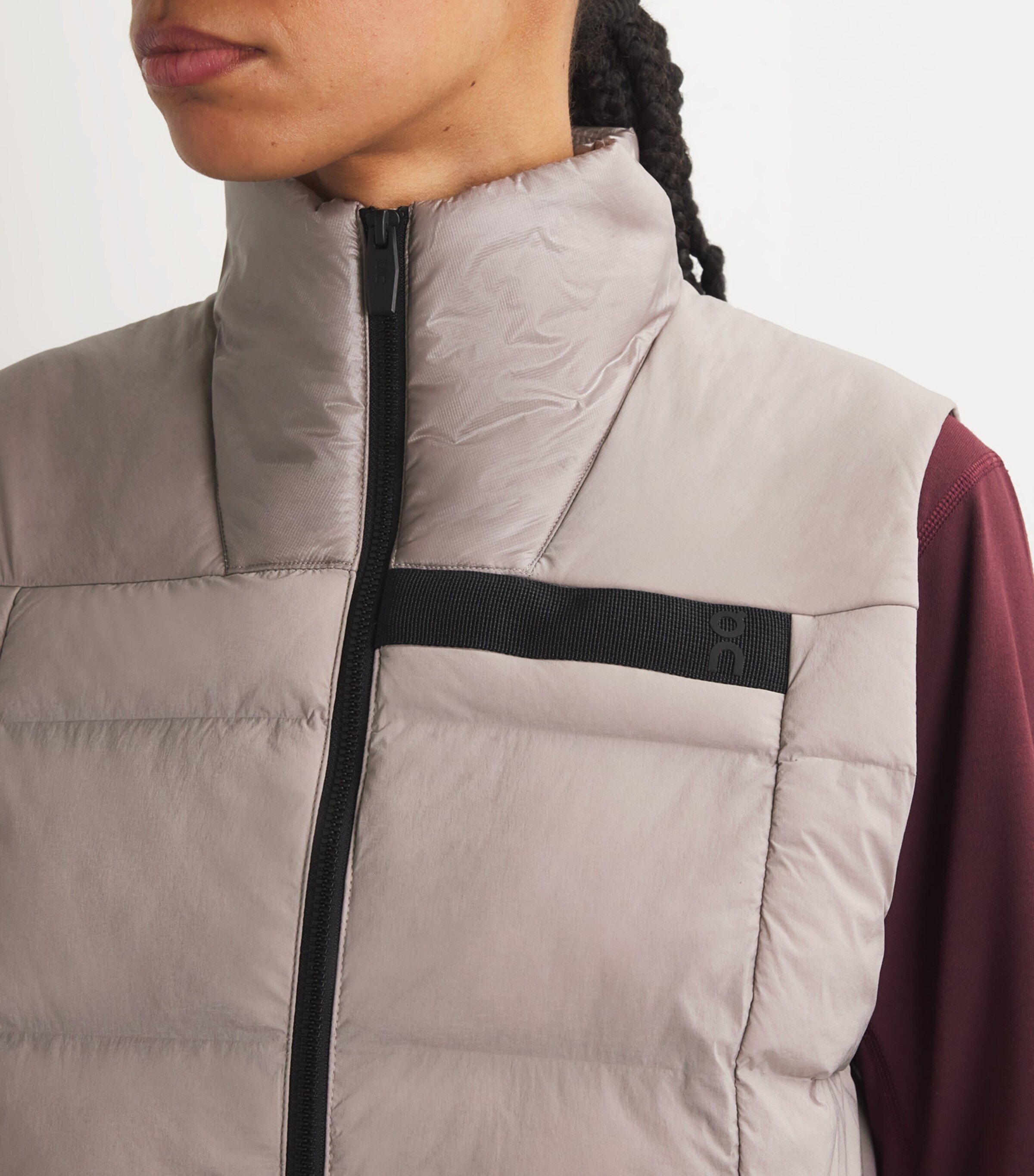 On Womens Challenger Padded Gilet Zinc Image 6
