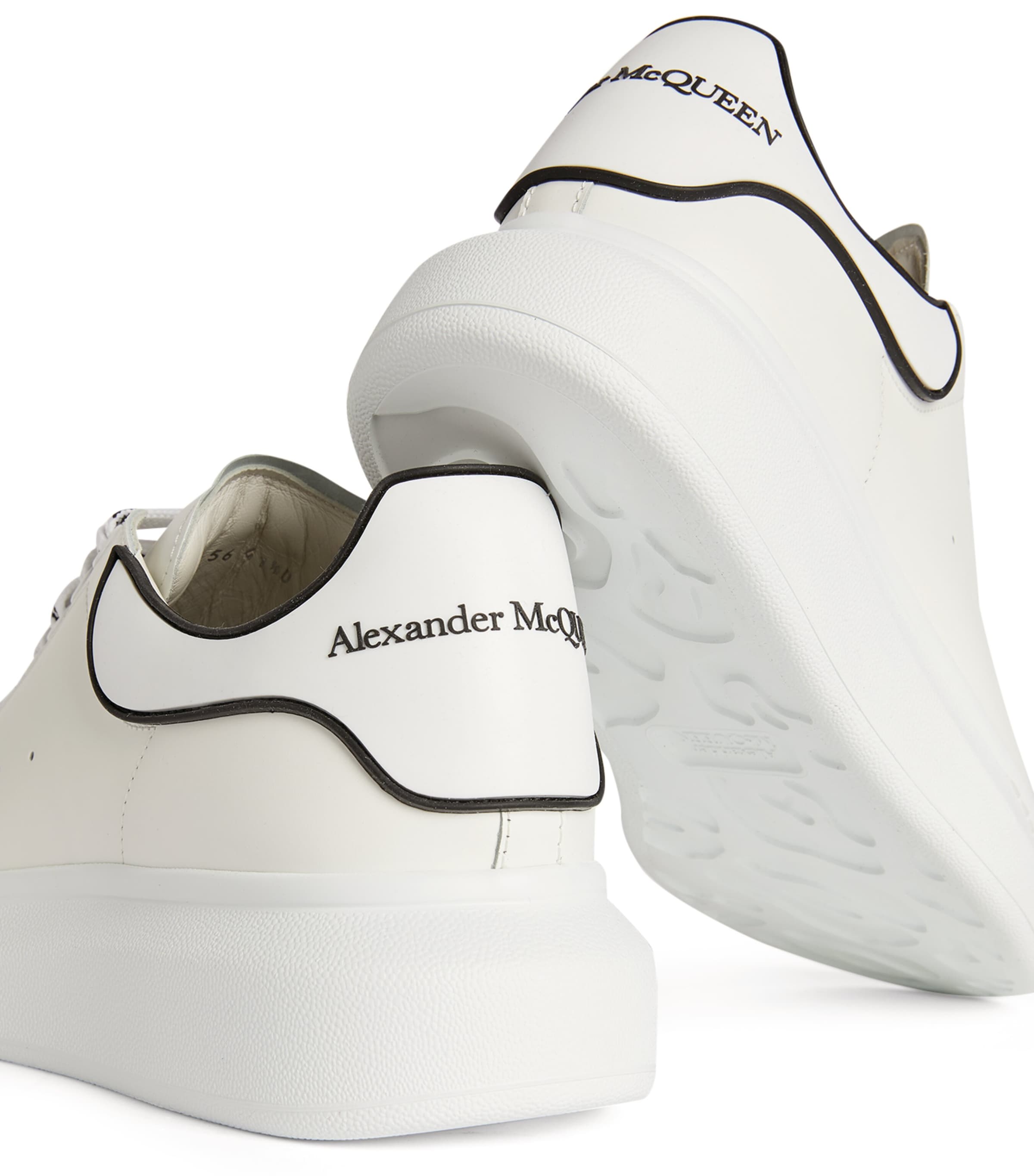大人カジュアル◇Oversize スニーカー◇alexander mcqueen ALEXANDER MCQUEEN OVERSIZED SNEAKER レザー レースアップ