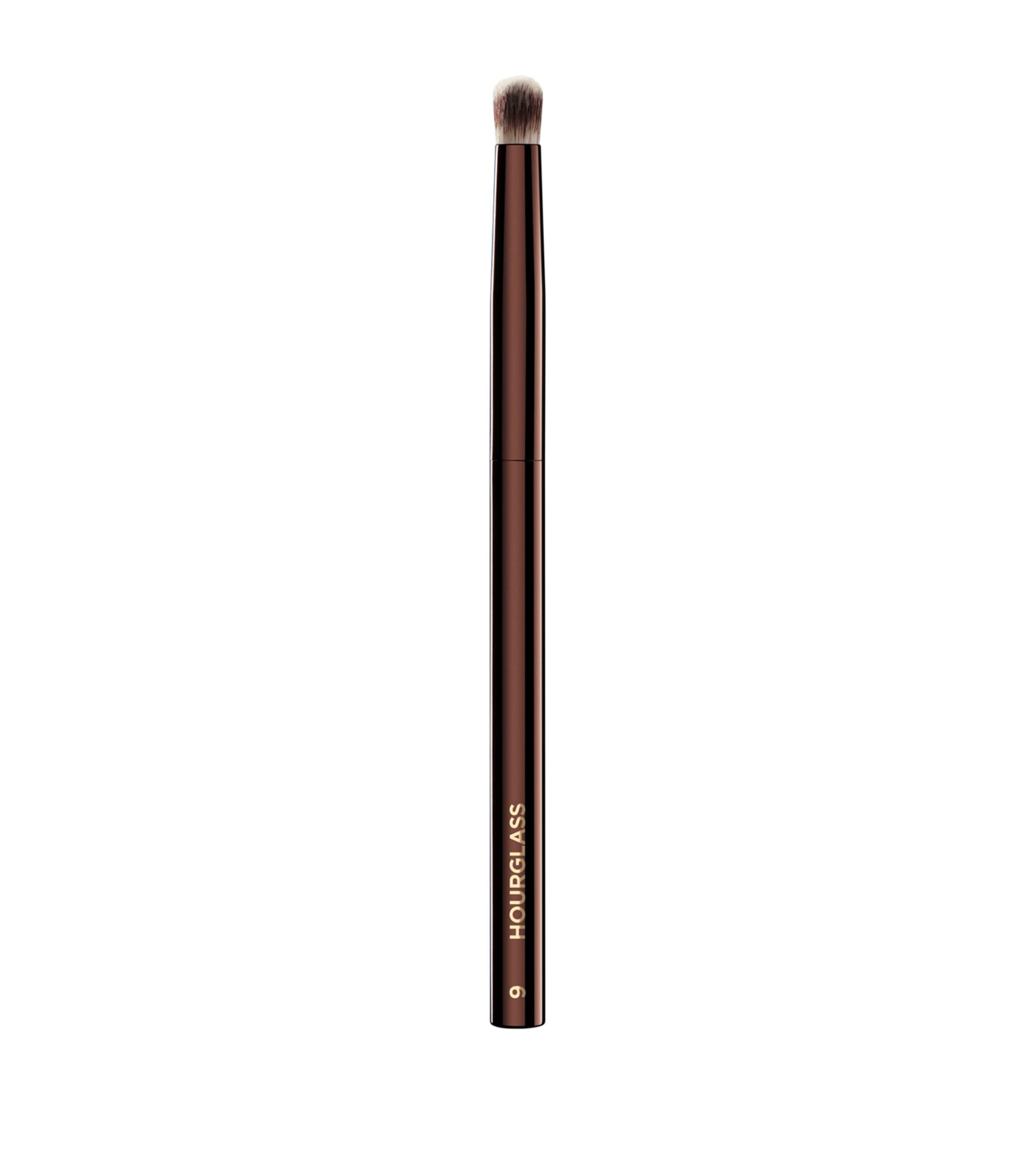 Hourglass No. 9 Domed Eyeshadow Brush In White