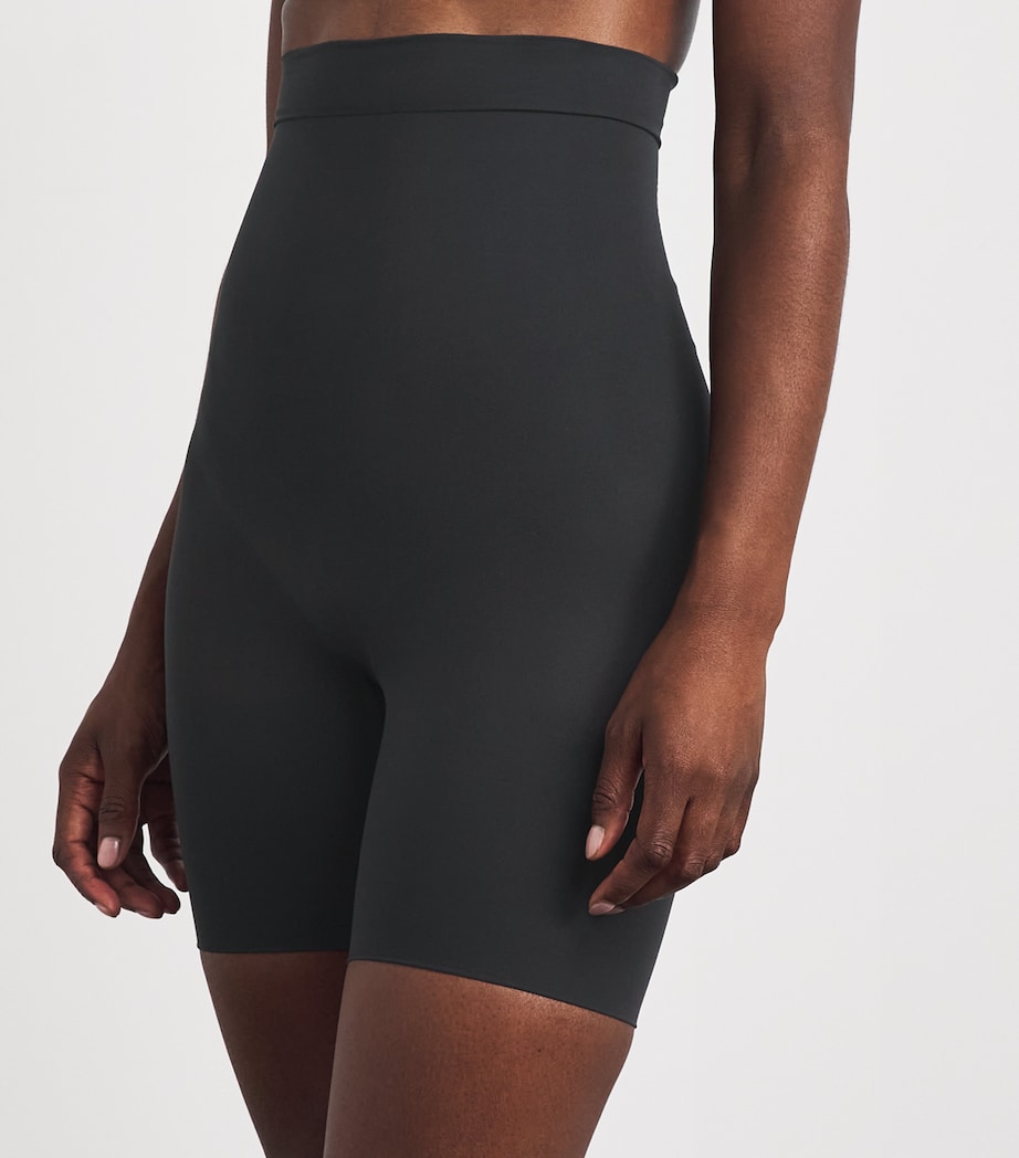 Skims Womens Seamless Sheer Mid-Thigh Shorts Onyx Image 2