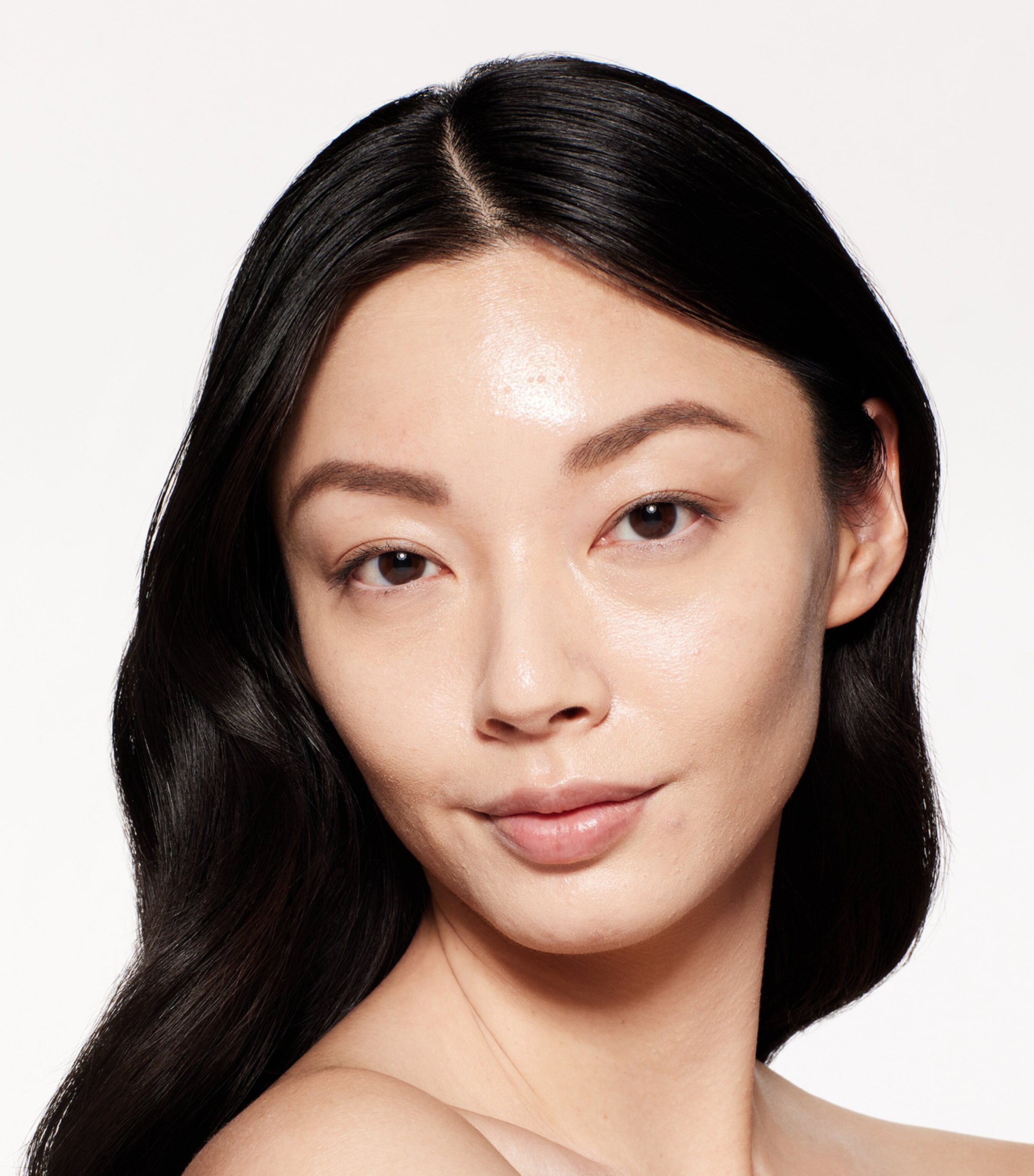 Revitalessence Skin Glow Foundation SPF 30 210 BIRCH Image 3