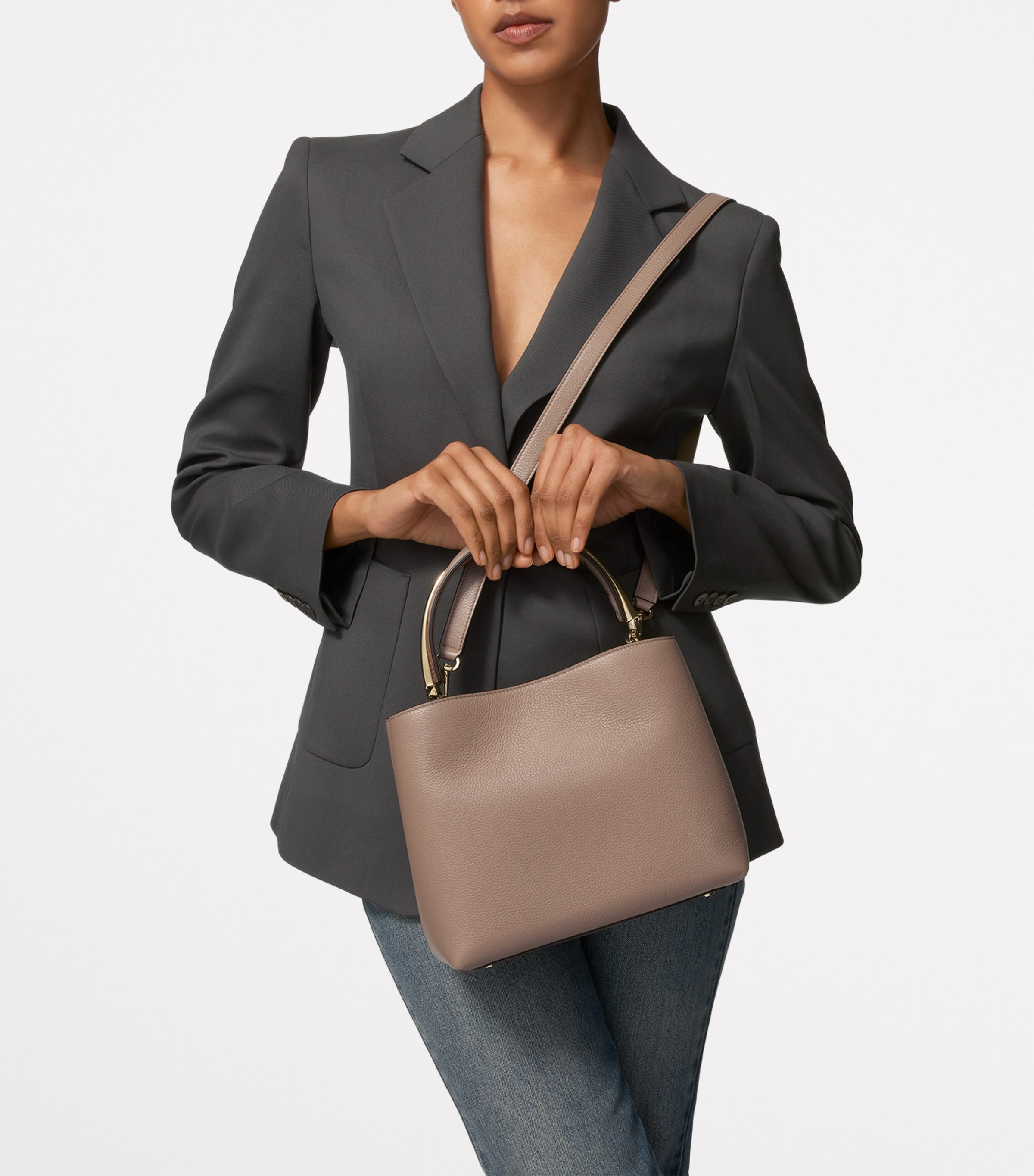 Medium Panthère de Cartier Top-Handle Bag BEIGE Image 6