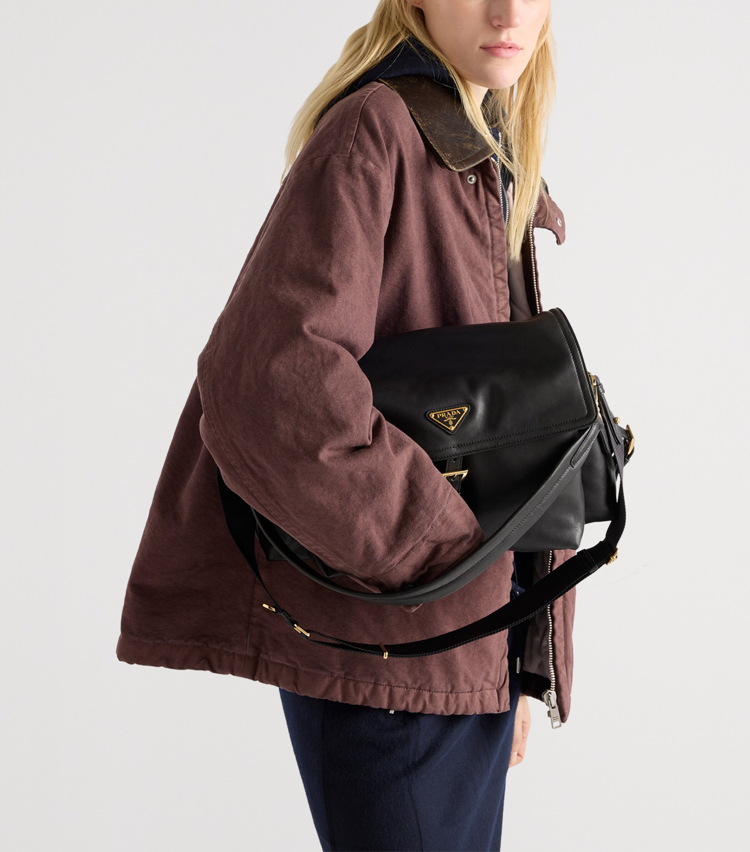 Large Leather Explore Shoulder Bag F0002 Image 9