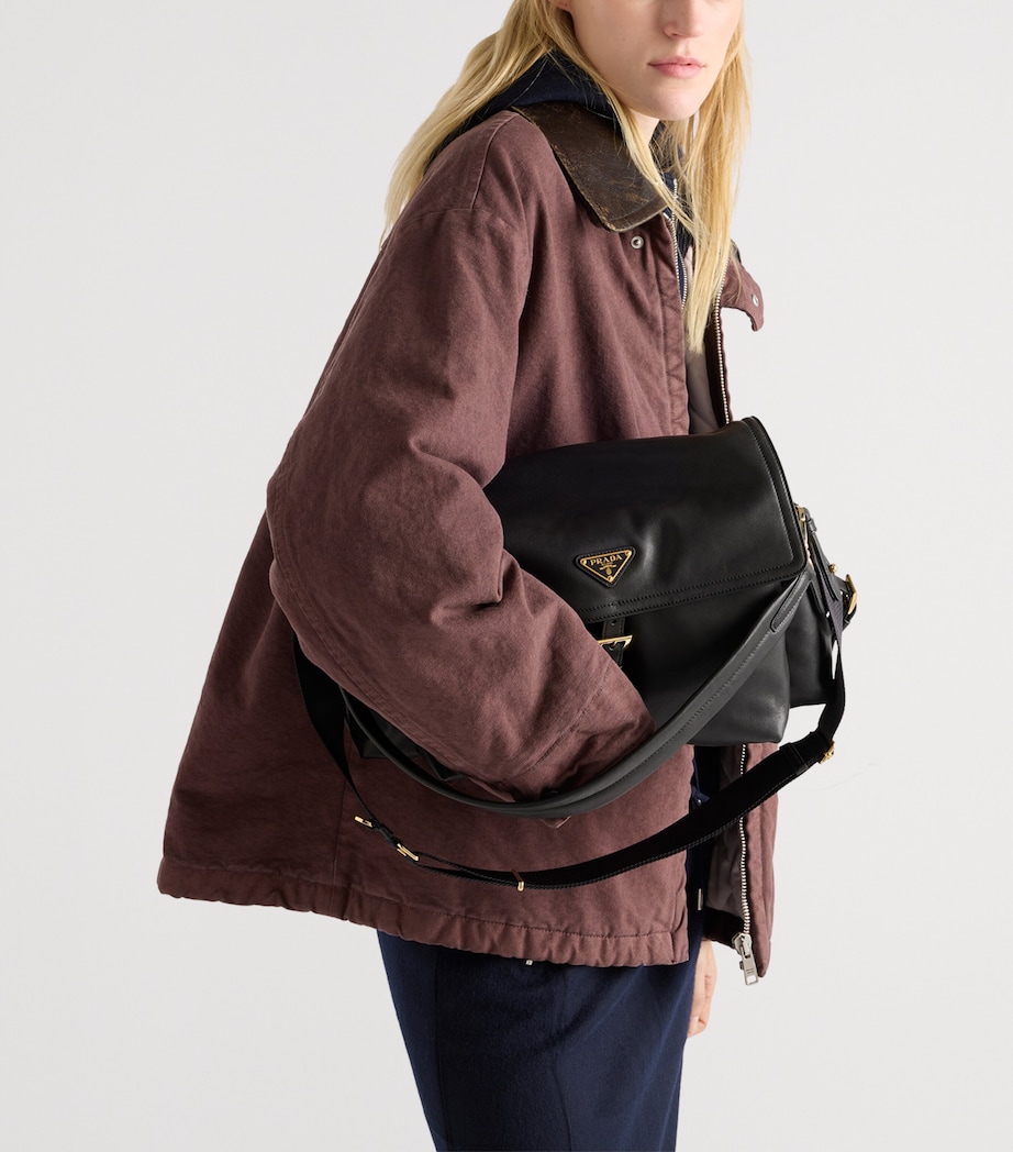 Large Leather Explore Shoulder Bag F0002 Image 9