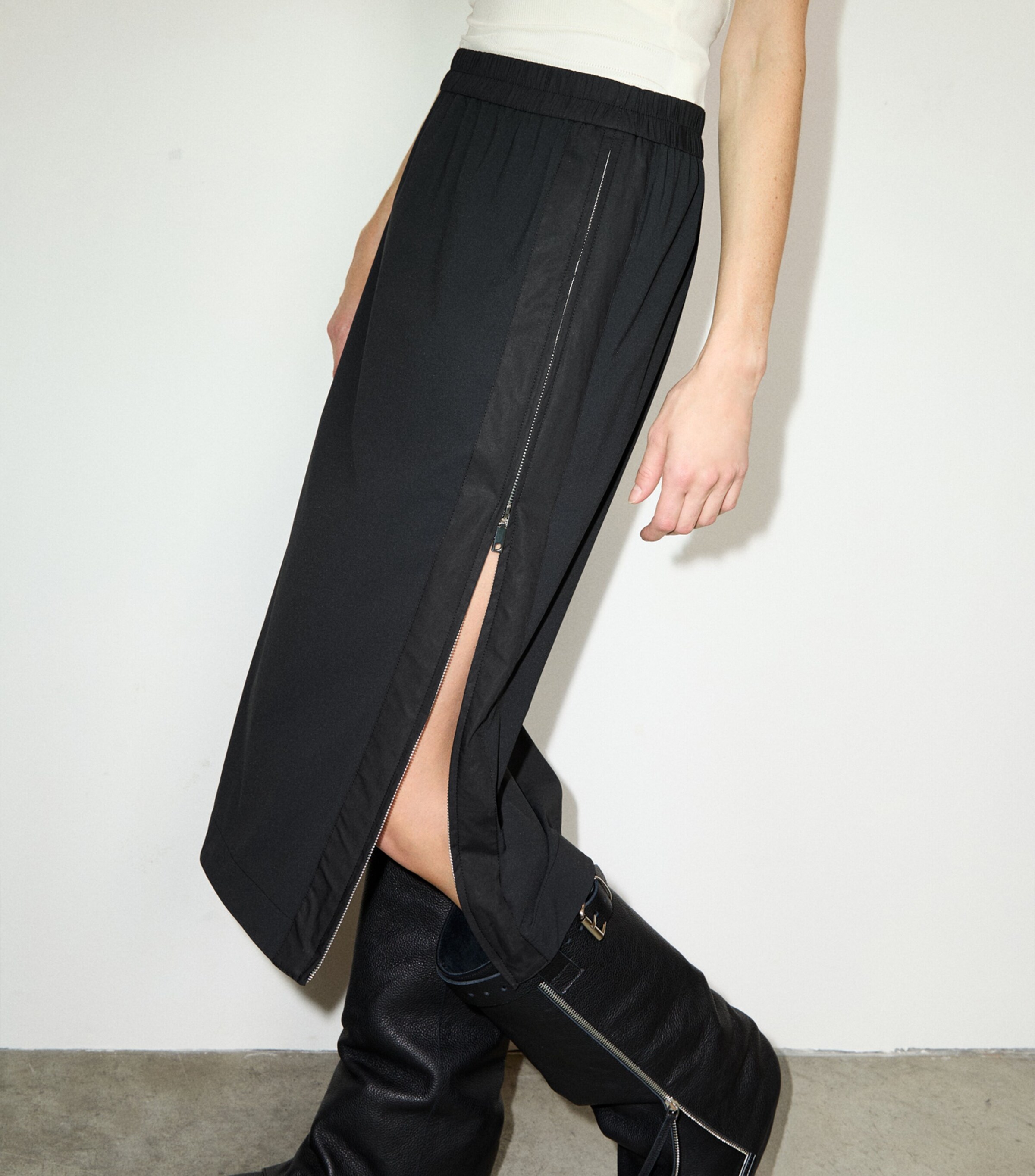 MAX&Co. Womens Technical Jersey Midi Skirt Black Image 6