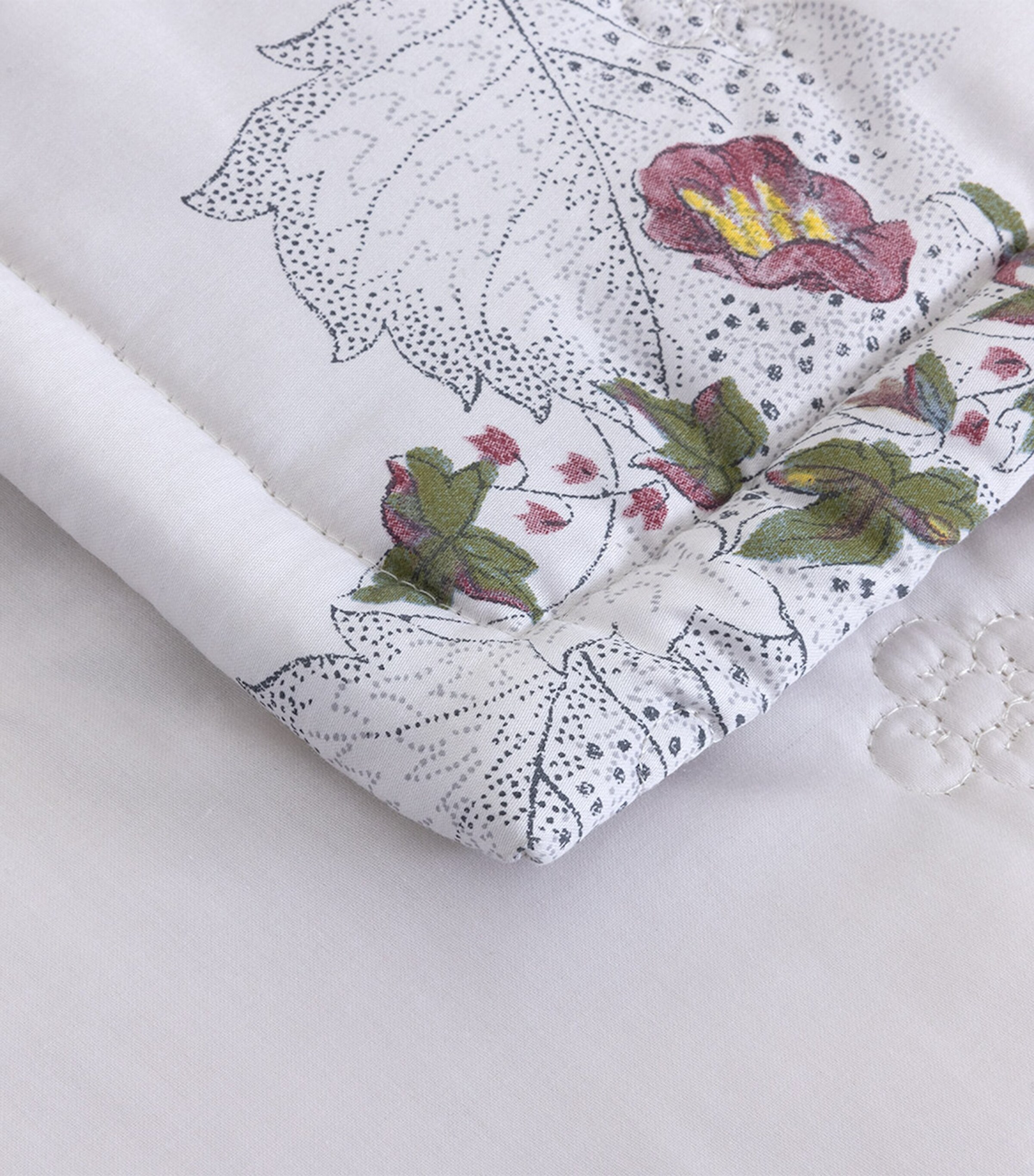 Yves Delorme Corolles Super King Bedcover (285cm x 250cm) Lilac Image 4