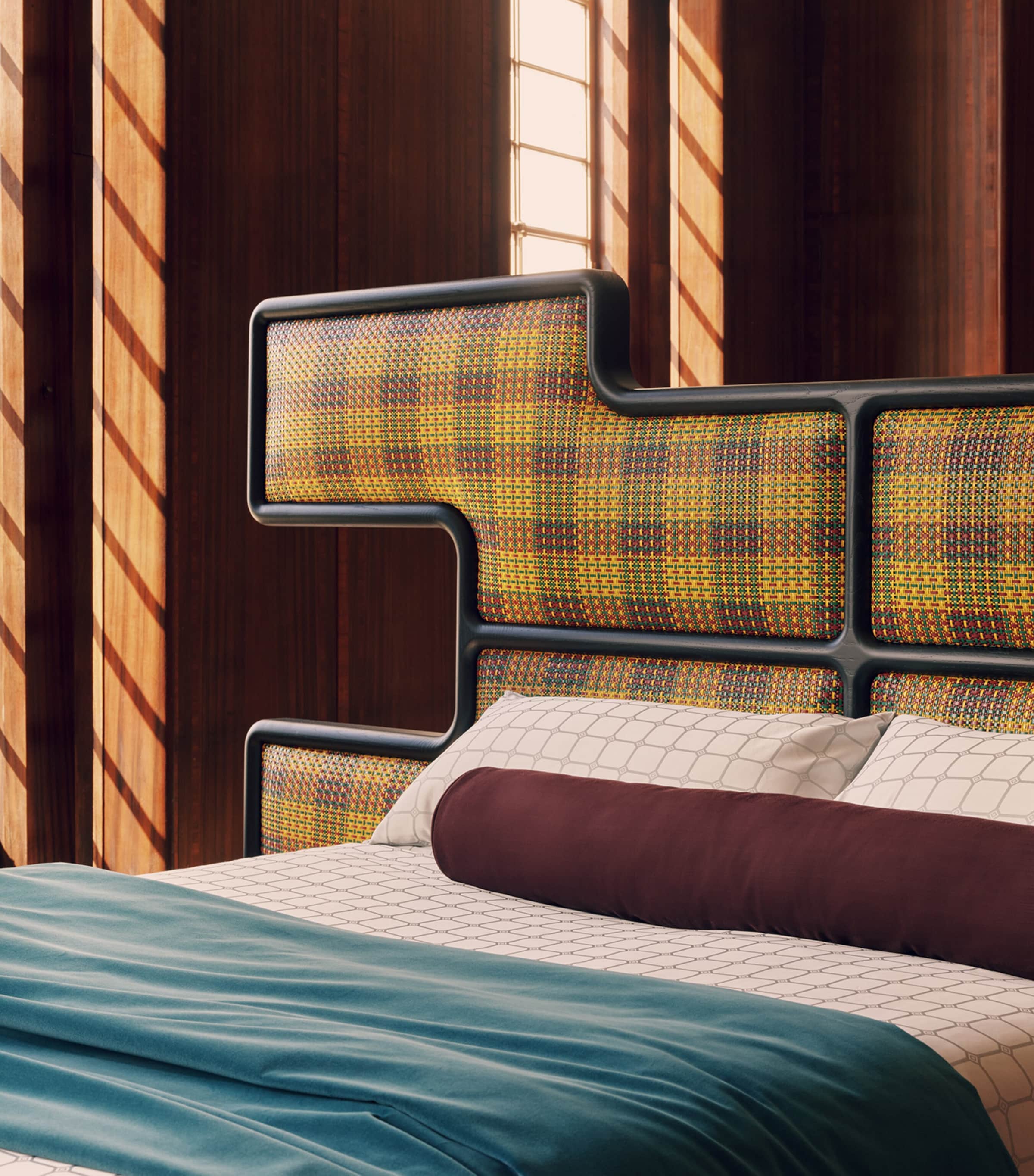 SAVOIR Authenticity Nº2 Bed Image 6