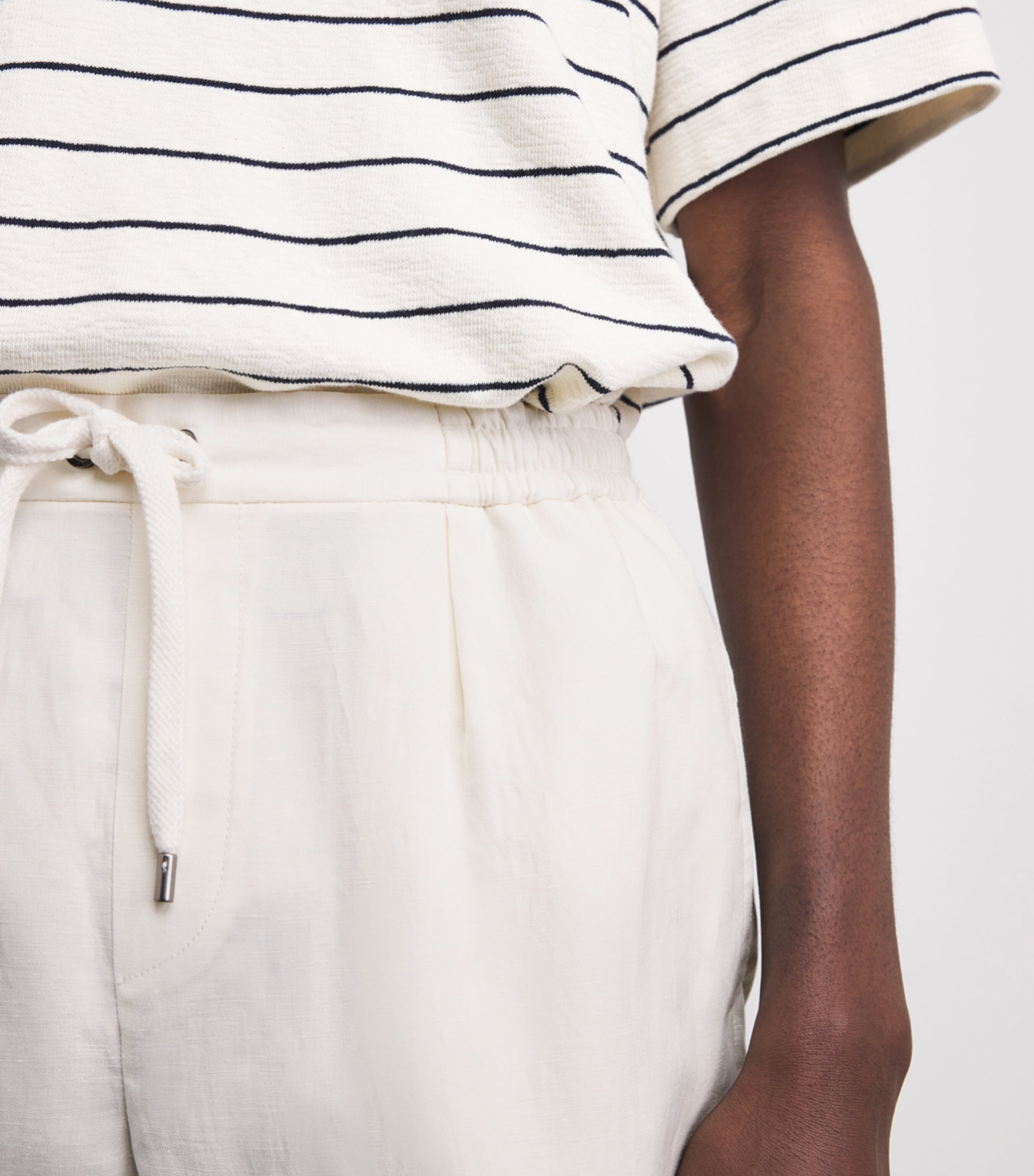 Ralph Lauren Purple Label Mens Silk-Linen Drawstring Shorts Deckwash White Image 3