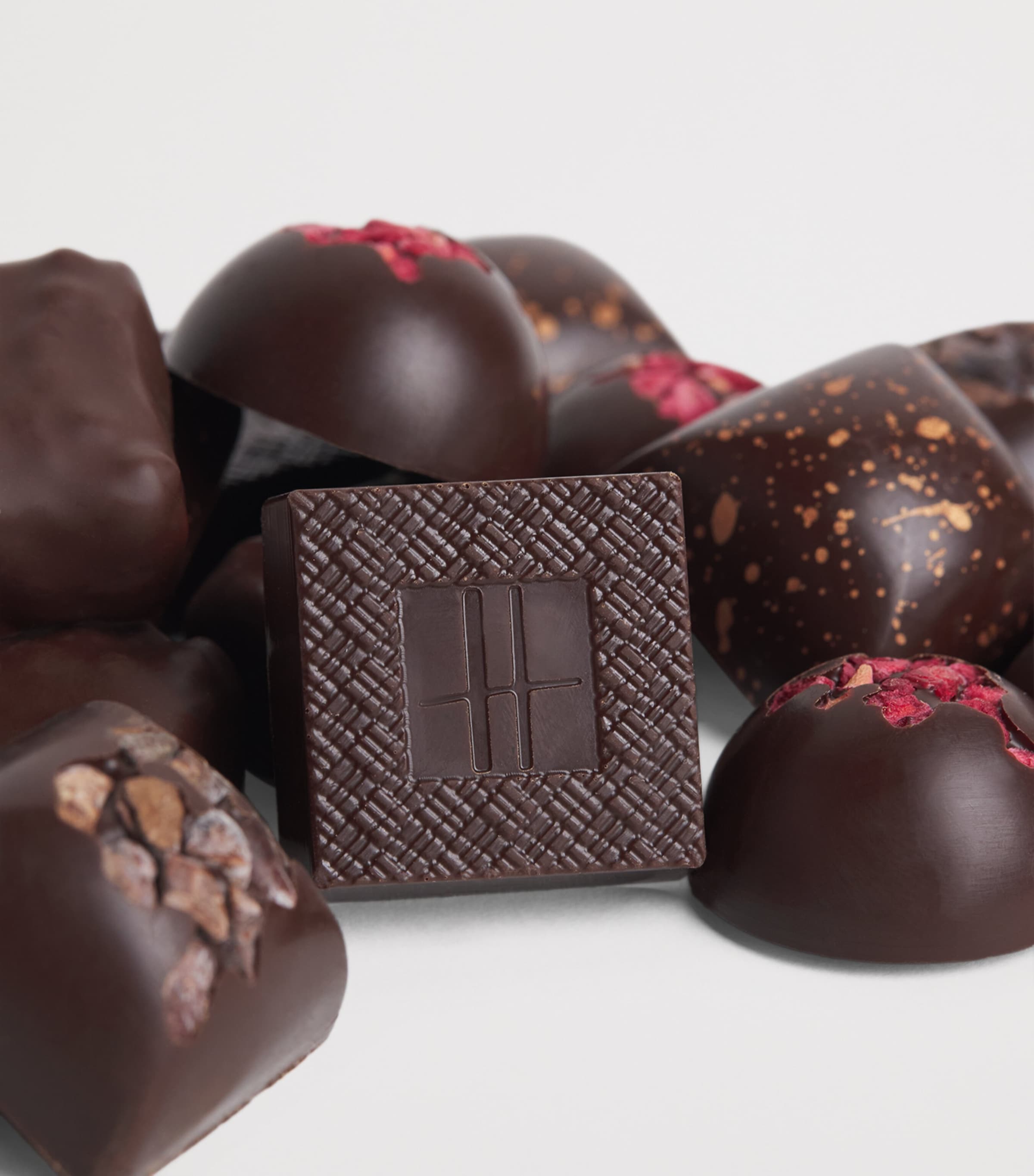 Dark Chocolate 15-Piece Collection (125g) NO COLOUR Image 3