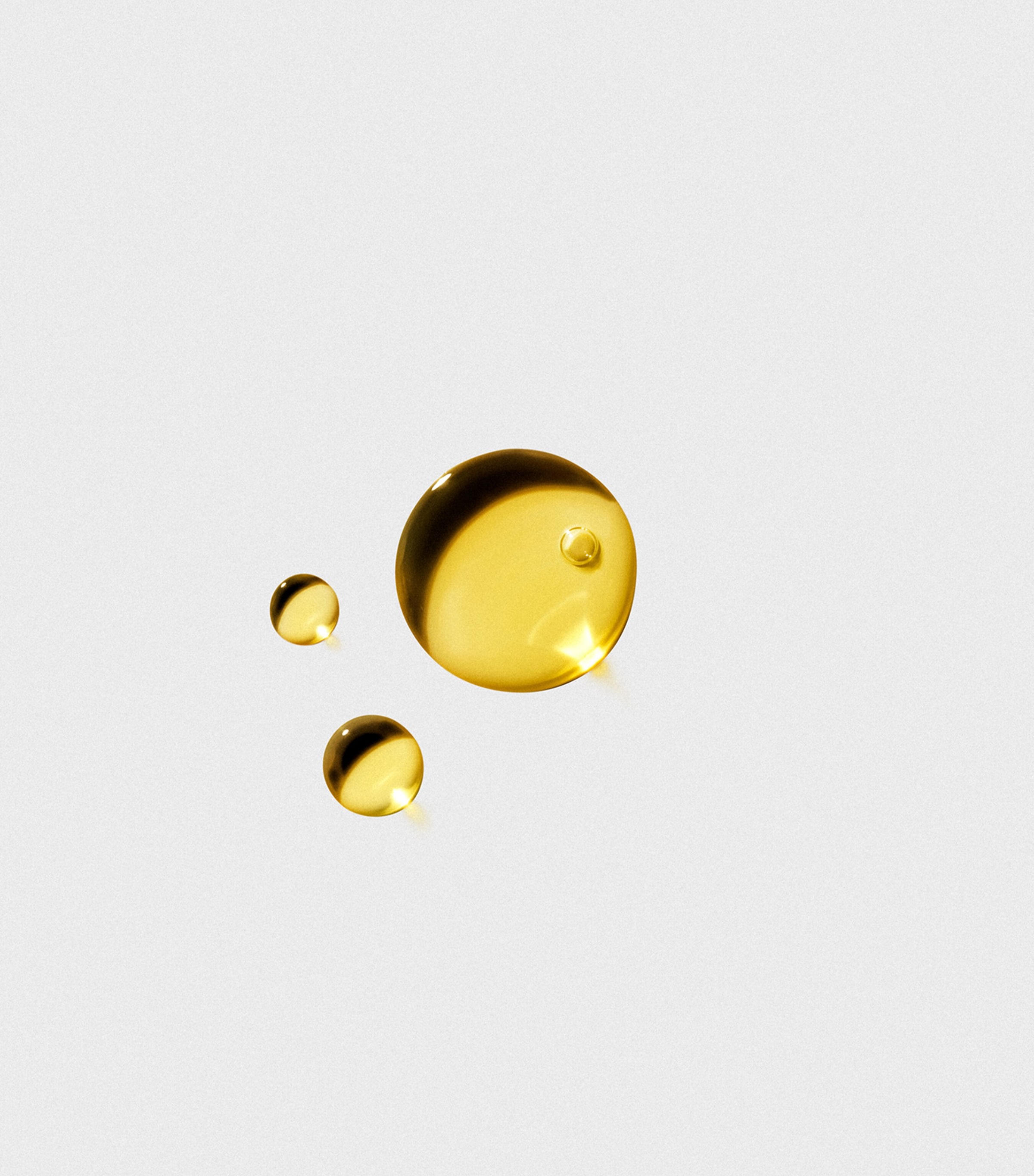 Olaplex N°7 Shine Serum Oil Mist (80ml) Image 2