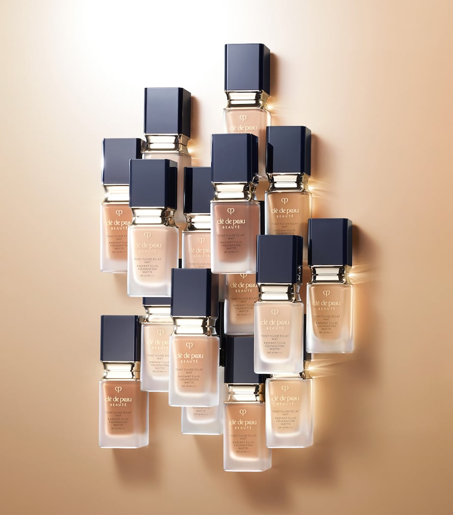 Radiant Fluid Foundation Matte B10 Image 4