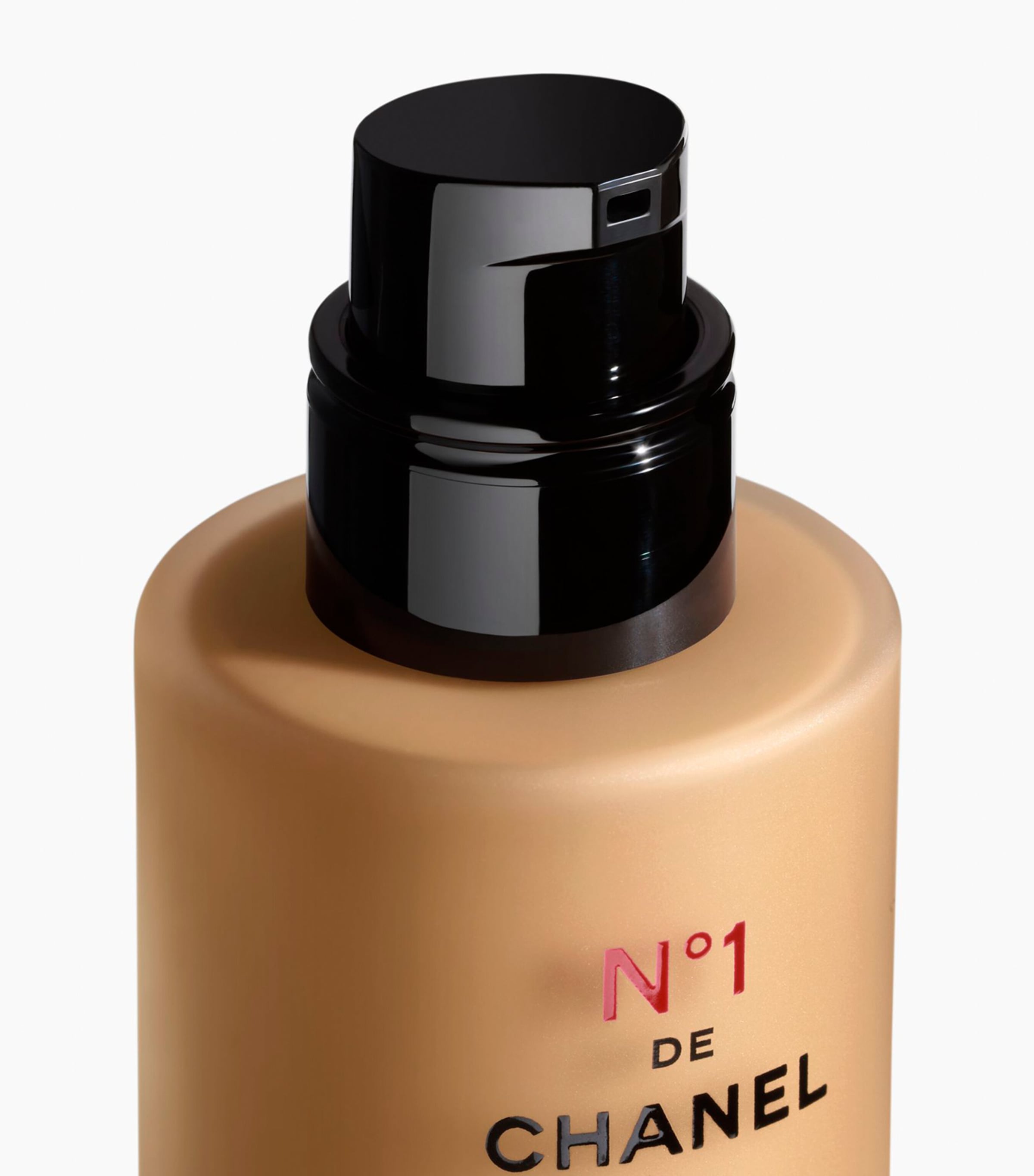 N°1 DE CHANEL Revitalizing Foundation B80 Image 2