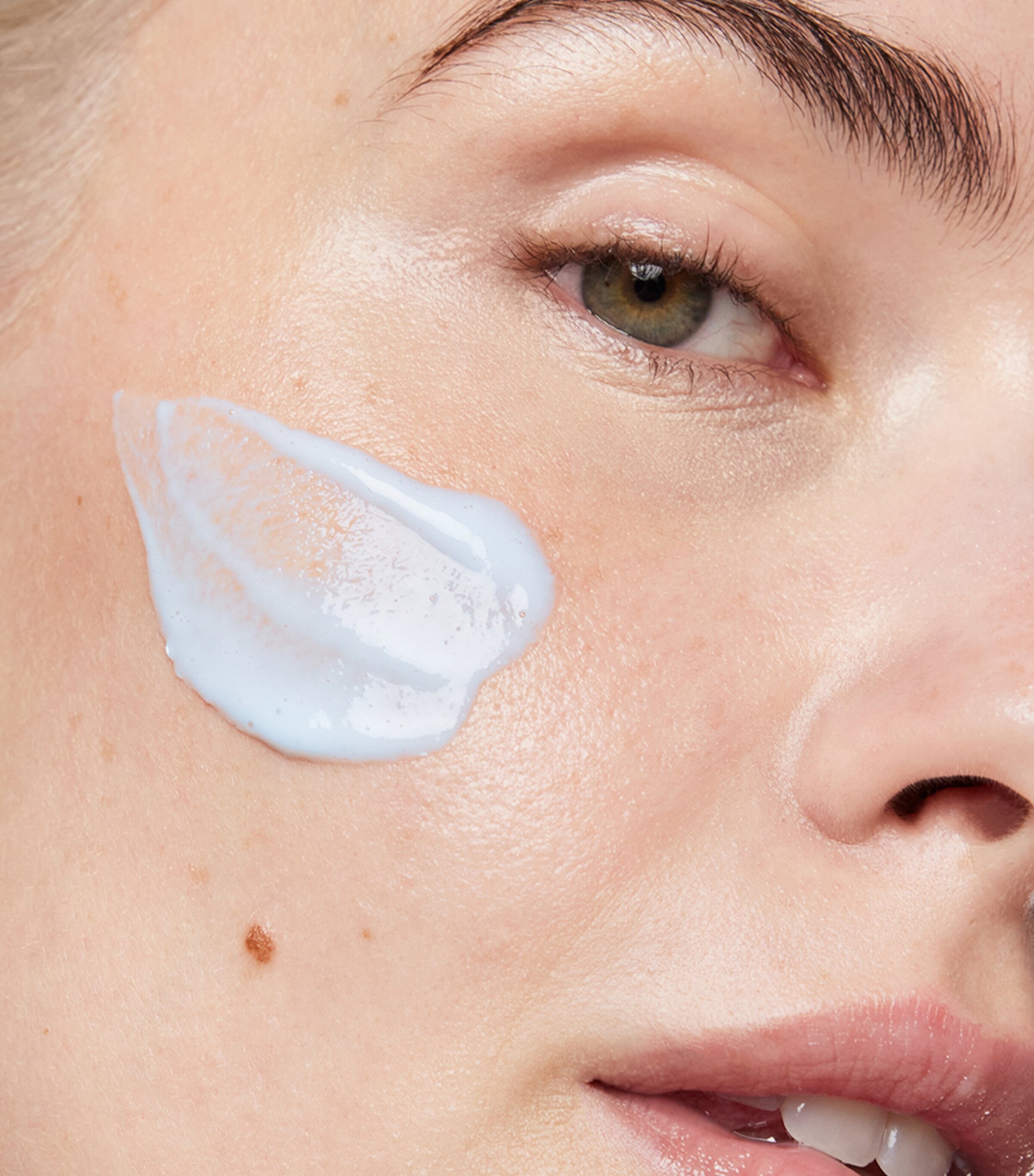 Magnetic Afterglow Cleanser (150ml) NO COLOUR Image 3