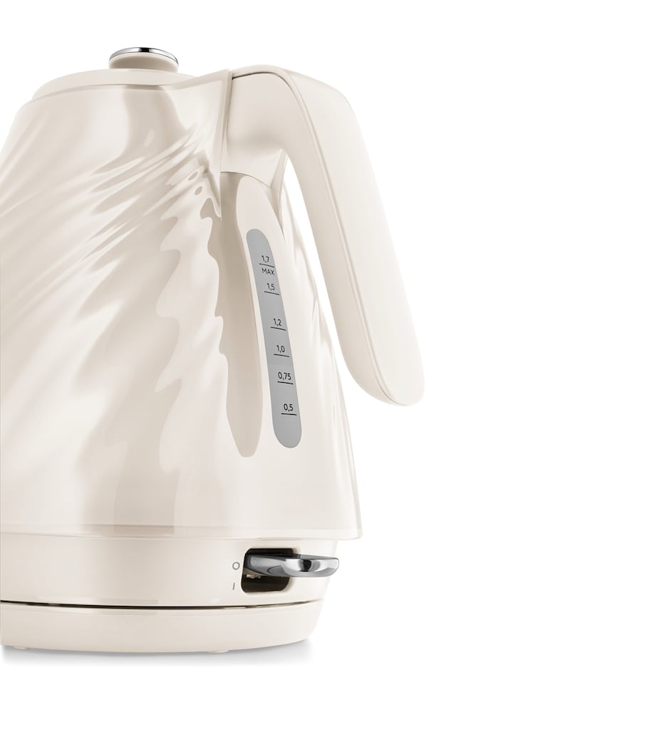 De'Longhi Ballerina Seta Kettle Silky Cream Image 4