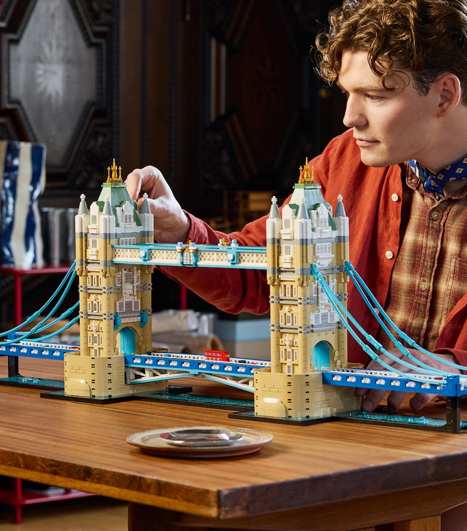 Lego Architecture Tower Bridge 21067 Image 4