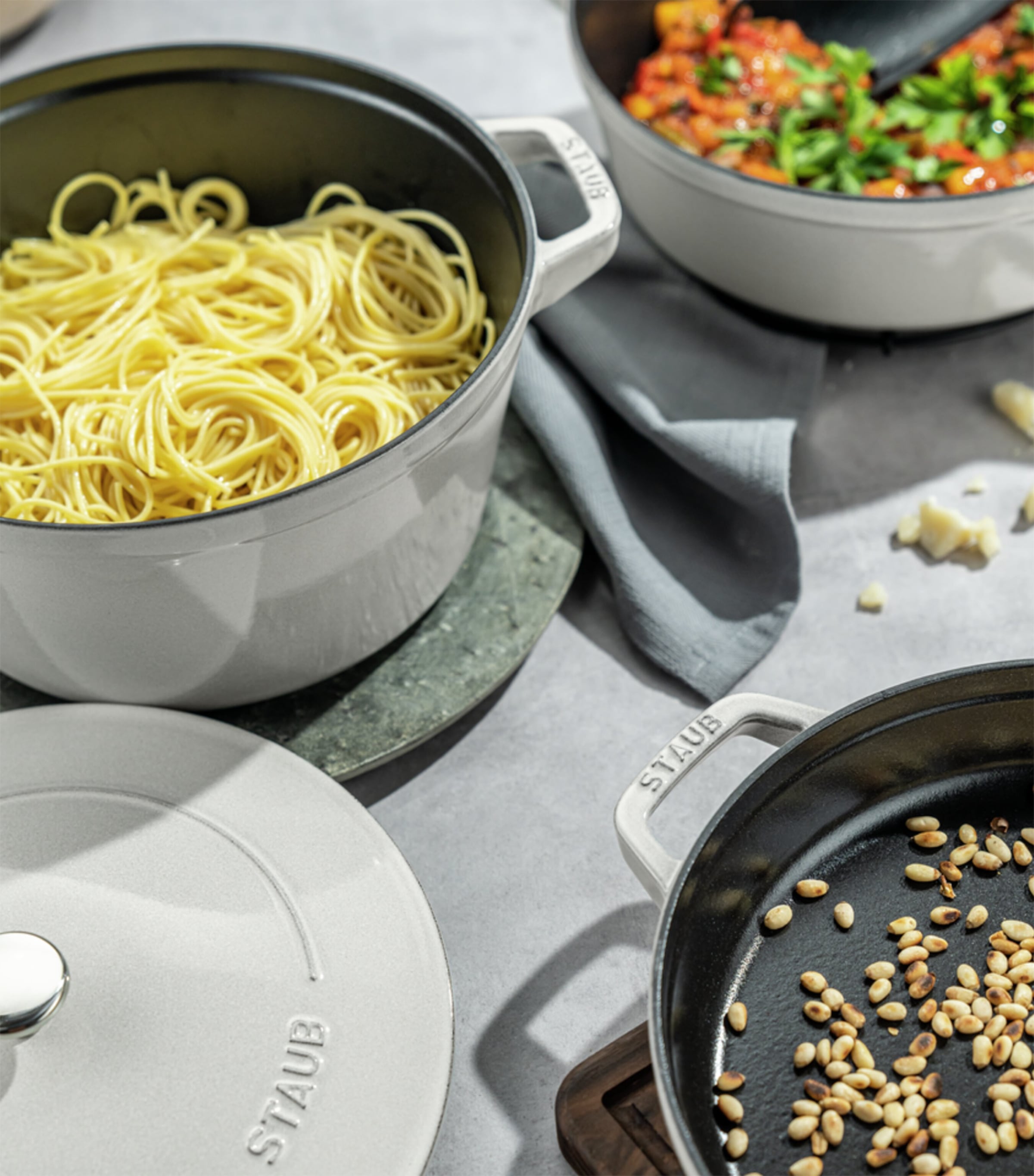 Staub 3-Piece Round Stackable Cocotte Set White Truffle Image 3