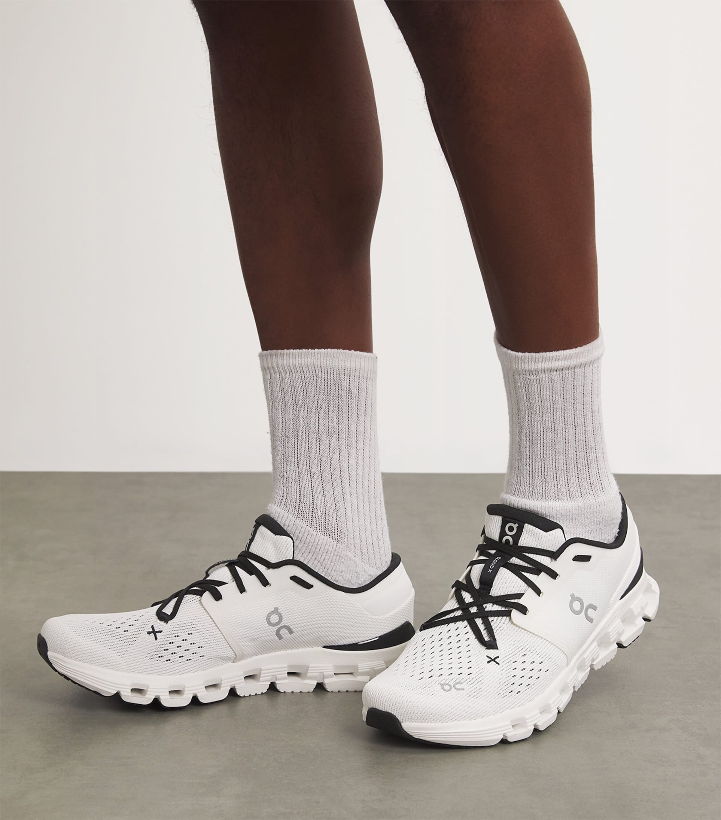 Cloud X 4 Trainers IVORY|BLACK Image 2