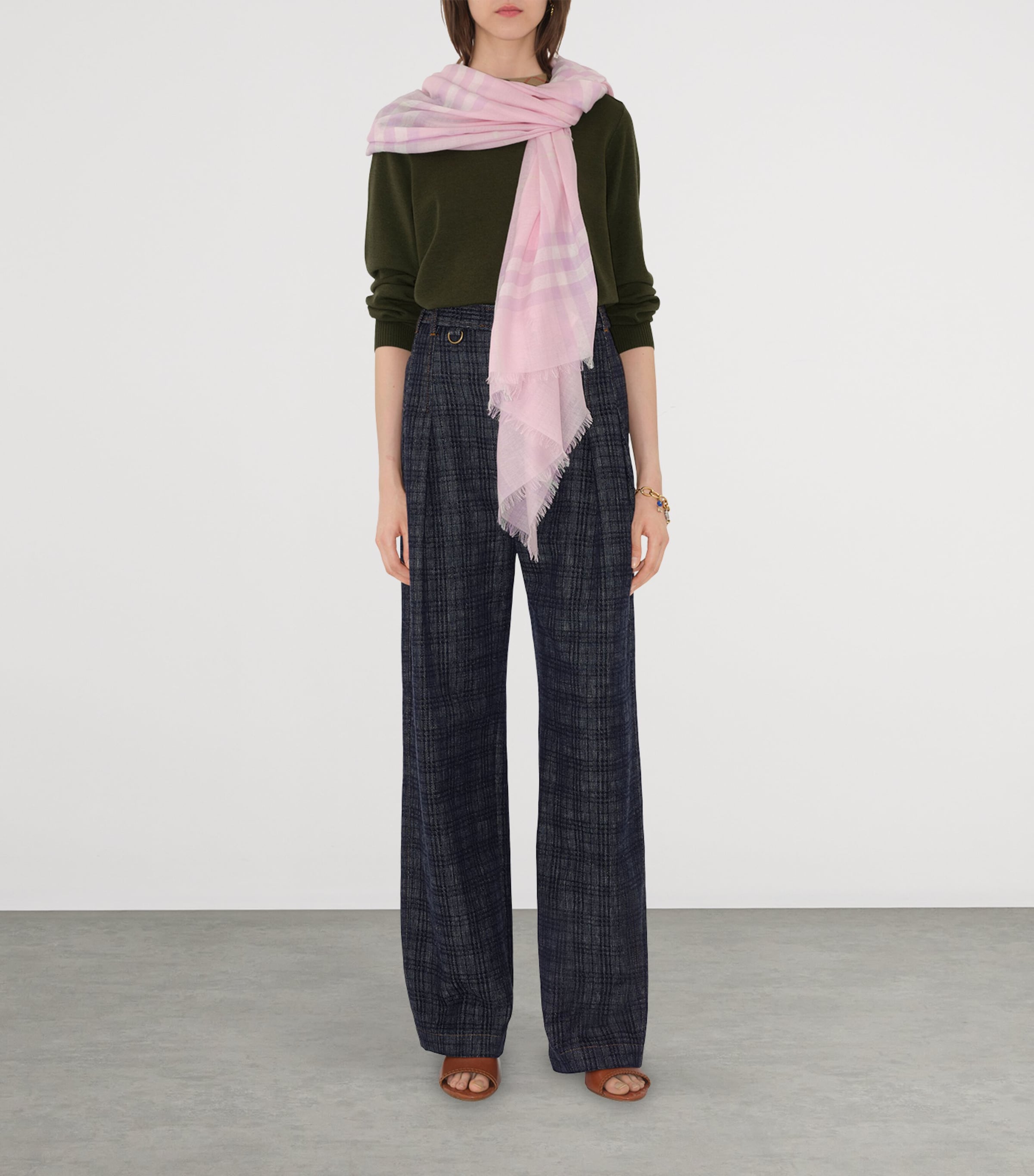 Wool Wide Check Scarf FONDANT PINK Image 2