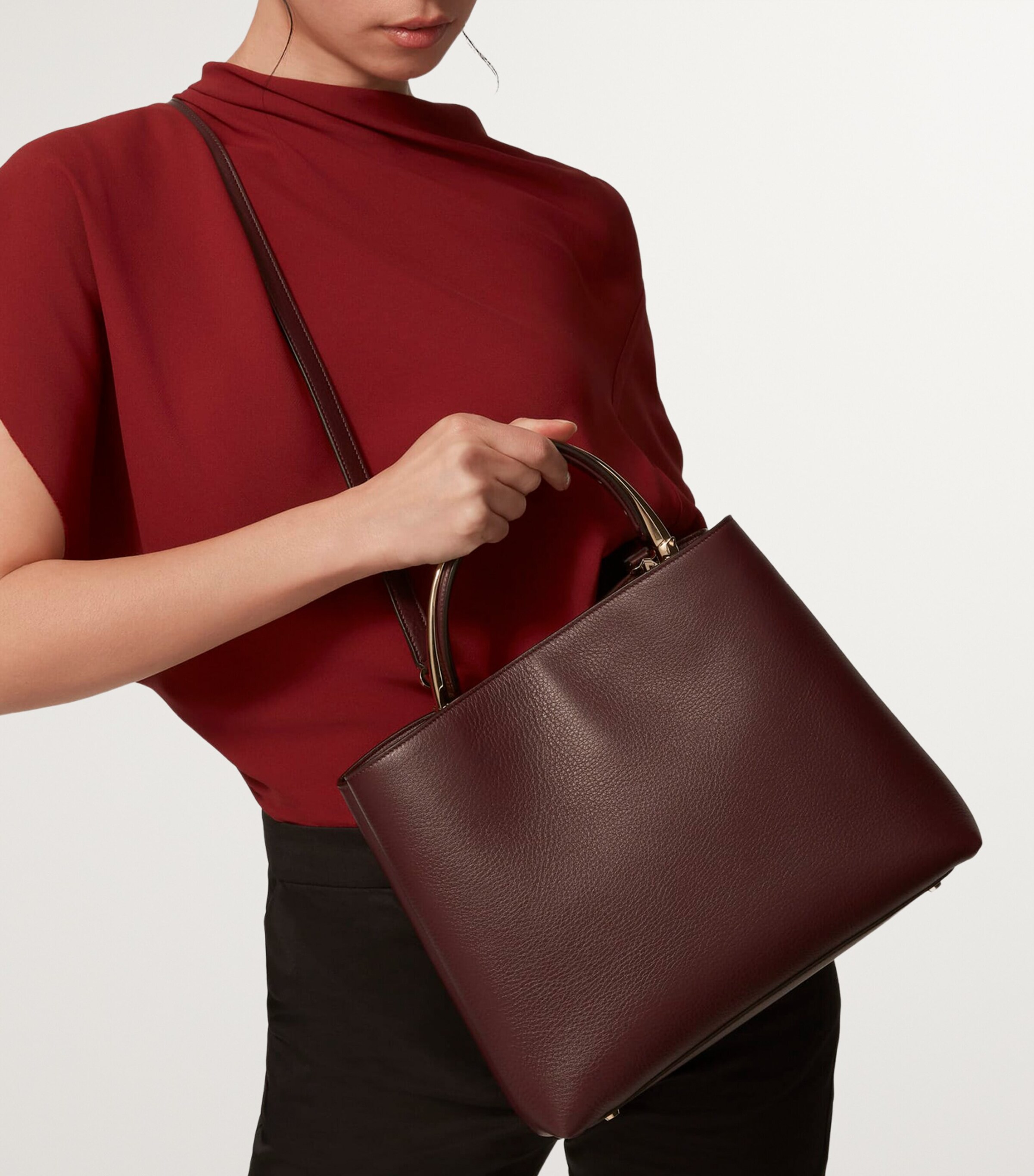 Medium Calfskin Panthère de Cartier Top-Handle Bag PLUM Image 9