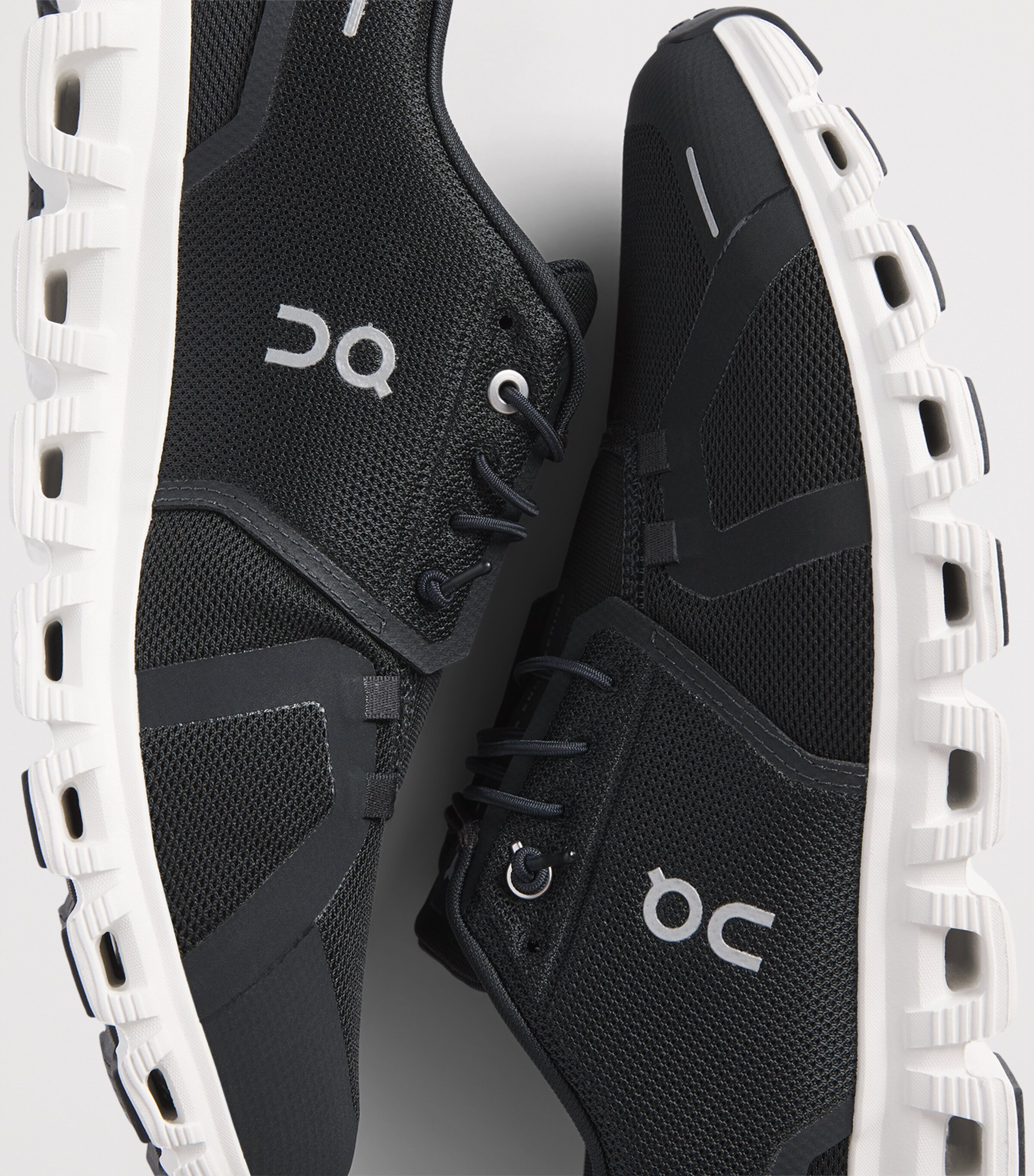 On Mens Cloud 6 Trainers Black | White Image 7